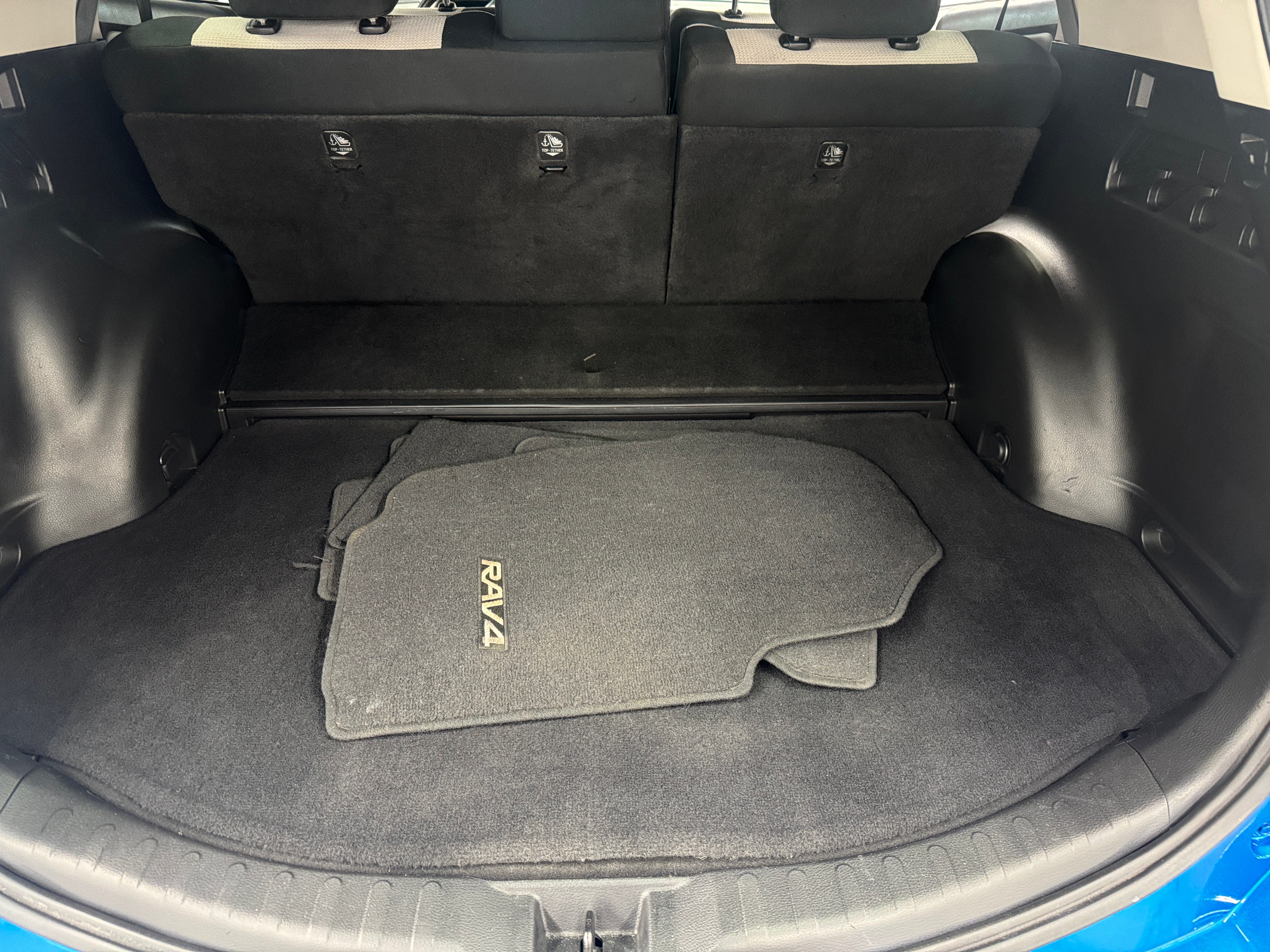 2016 Toyota RAV4 XLE 7