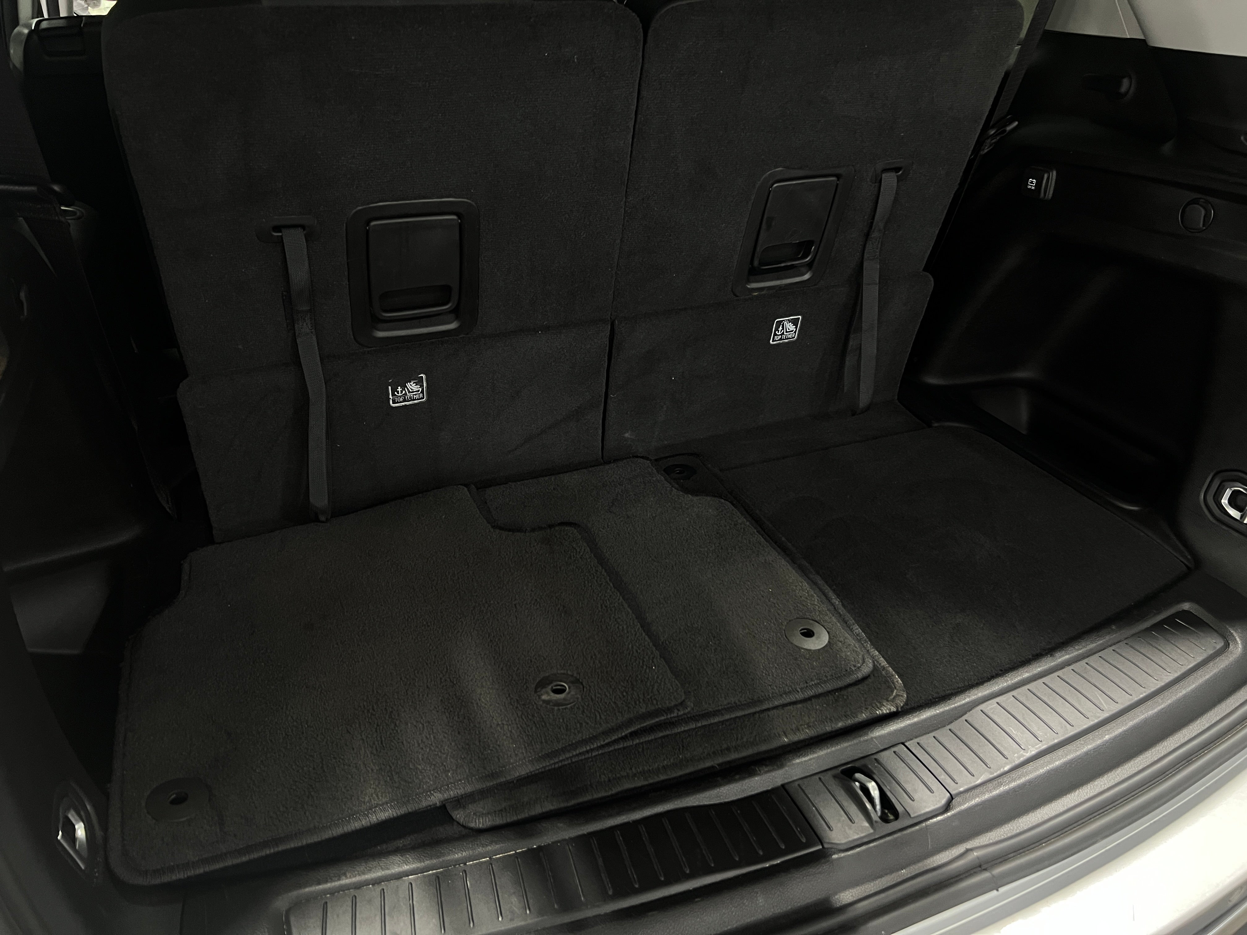 2023 Jeep Grand Cherokee L Laredo 7