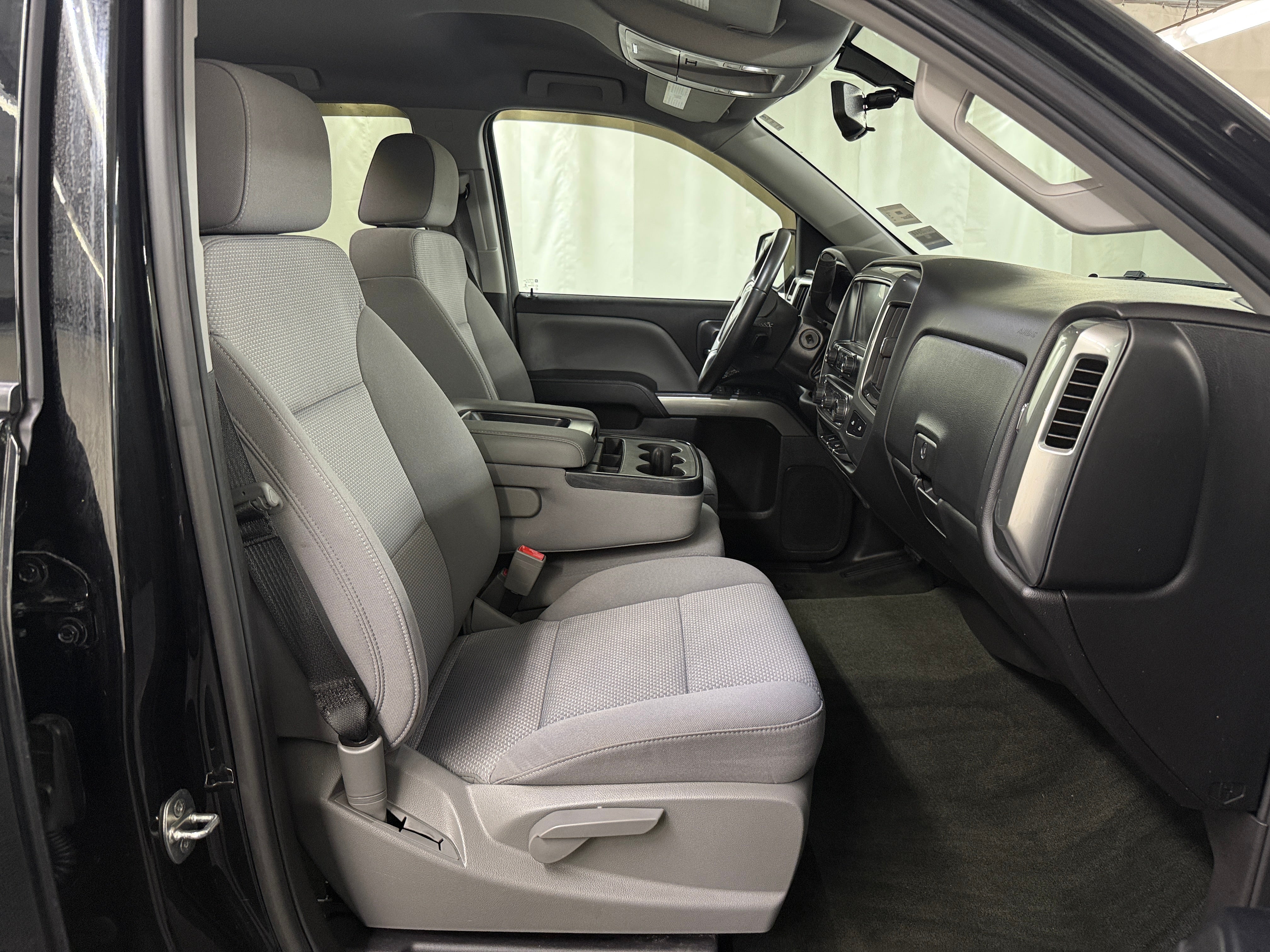 2018 Chevrolet Silverado 1500 LT 2