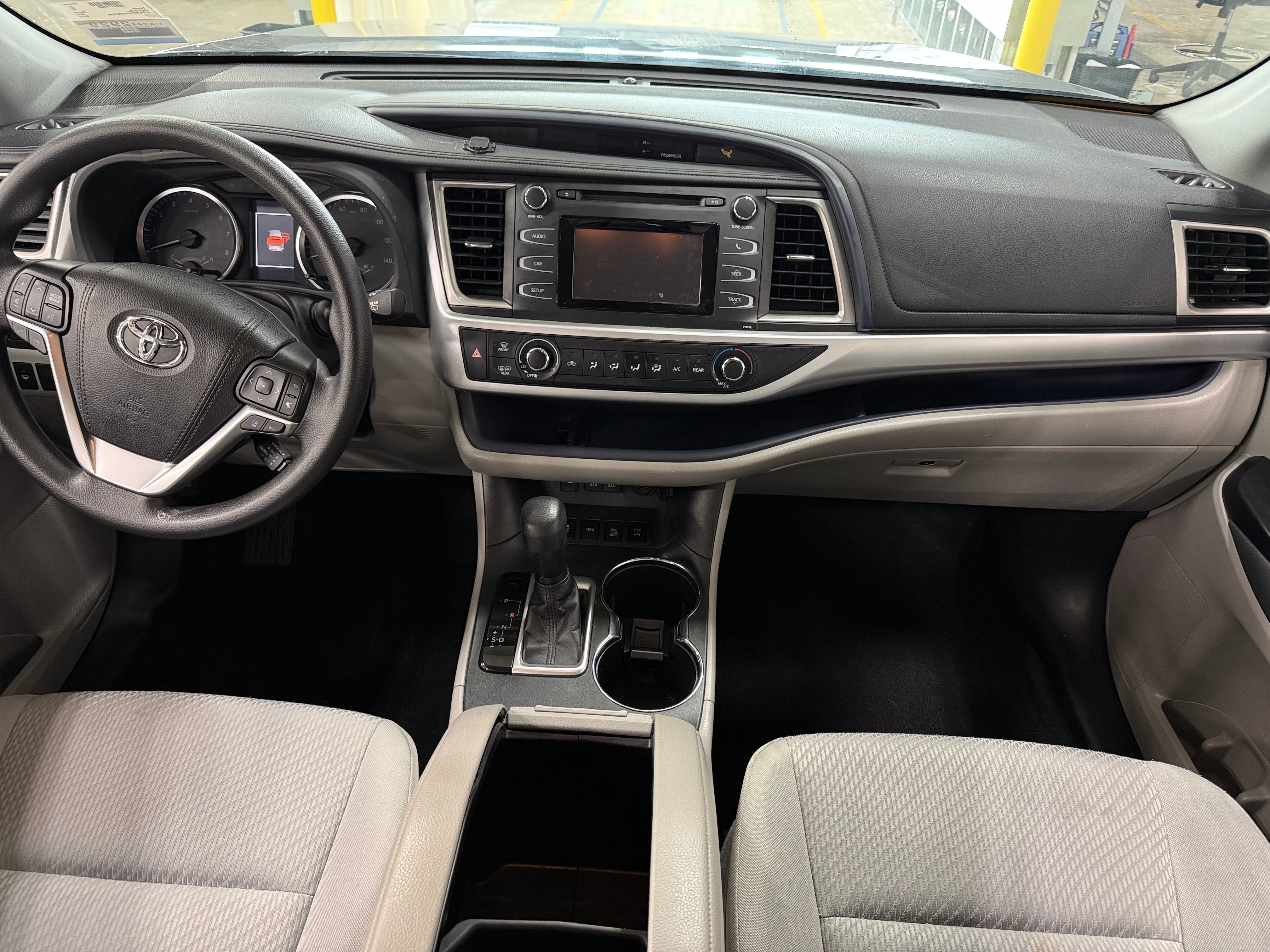 2019 Toyota Highlander LE 3