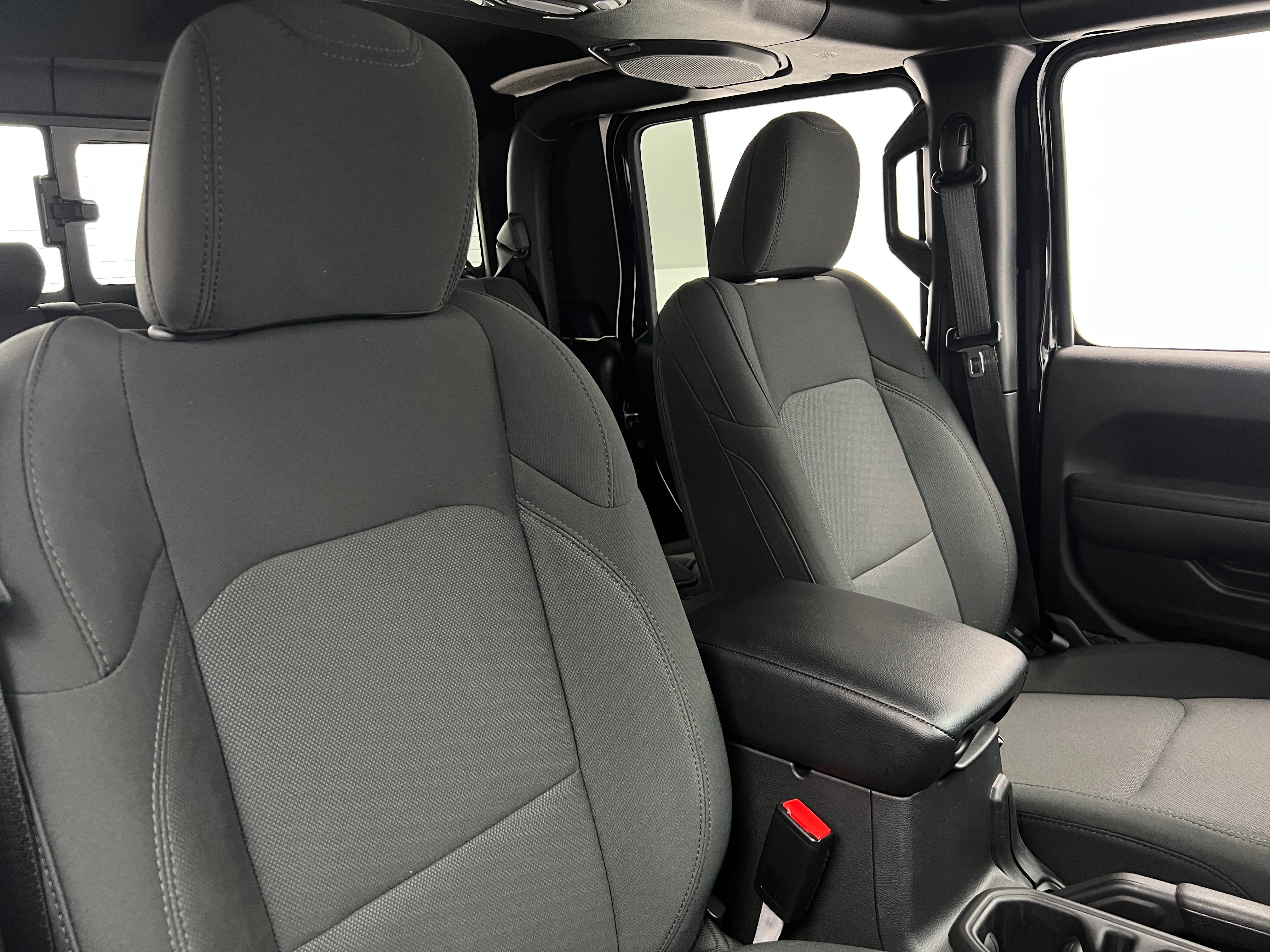 2022 Jeep Gladiator Sport S 2