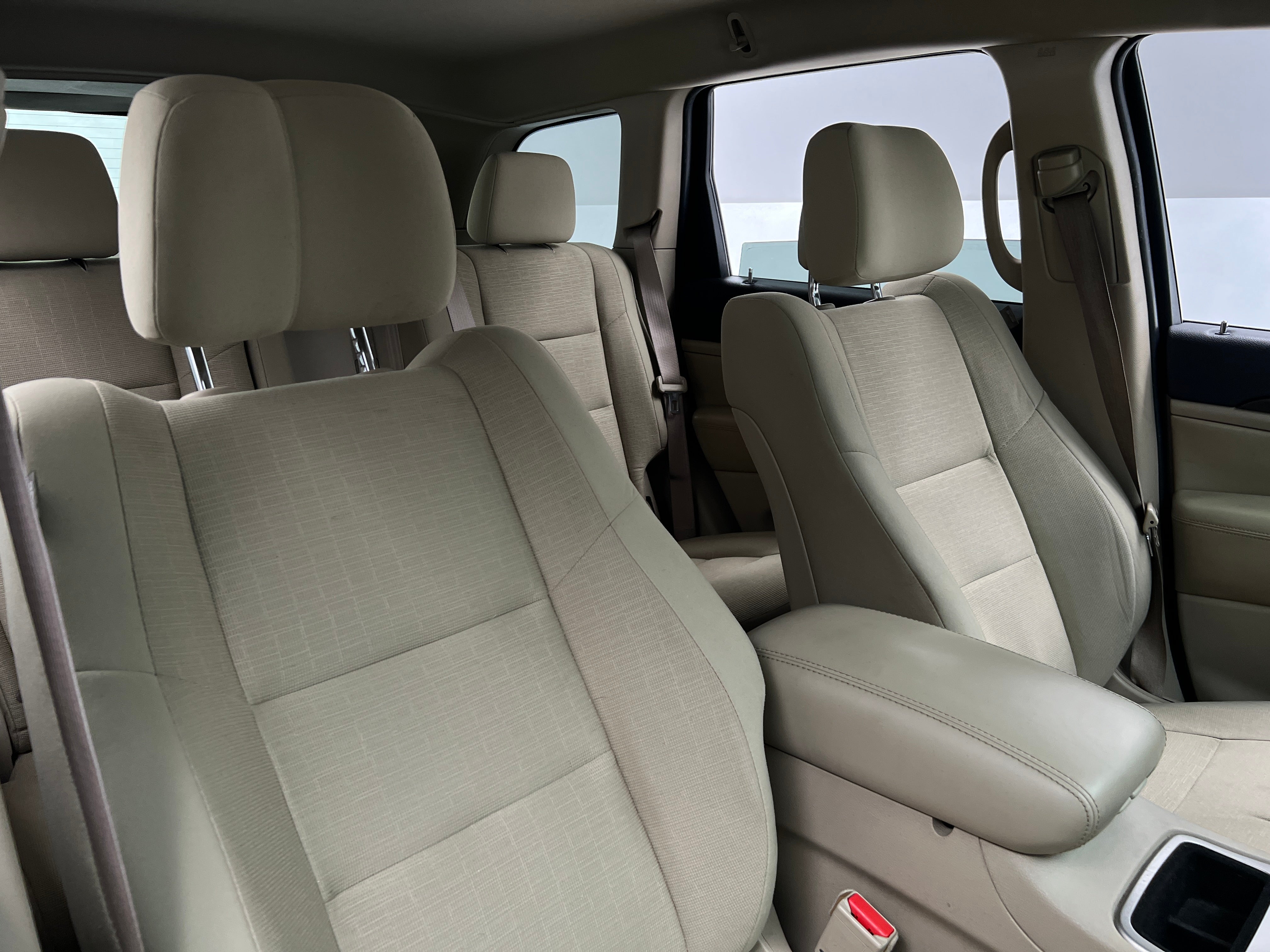 2016 Jeep Grand Cherokee Laredo 2