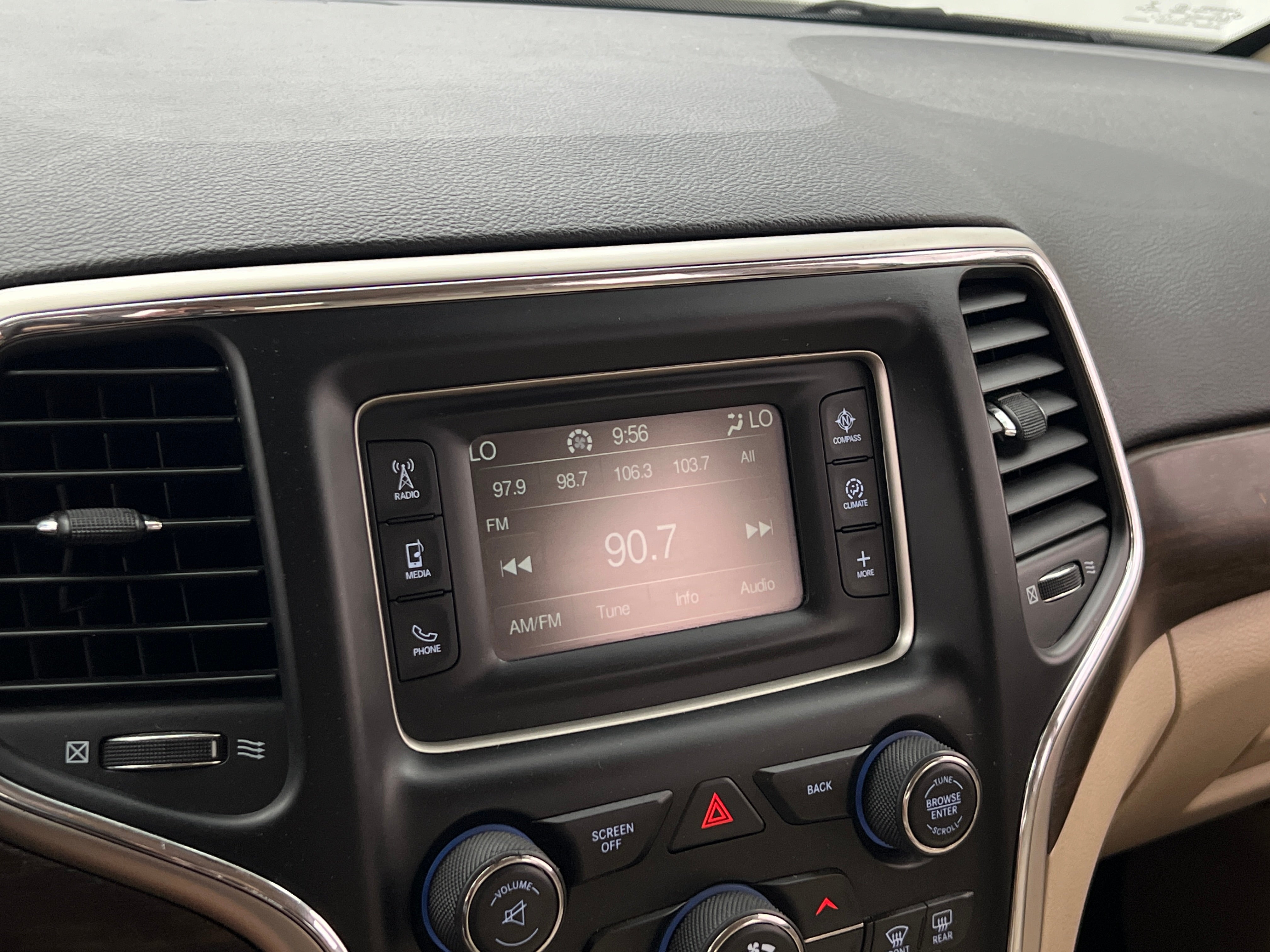 2016 Jeep Grand Cherokee Laredo 4