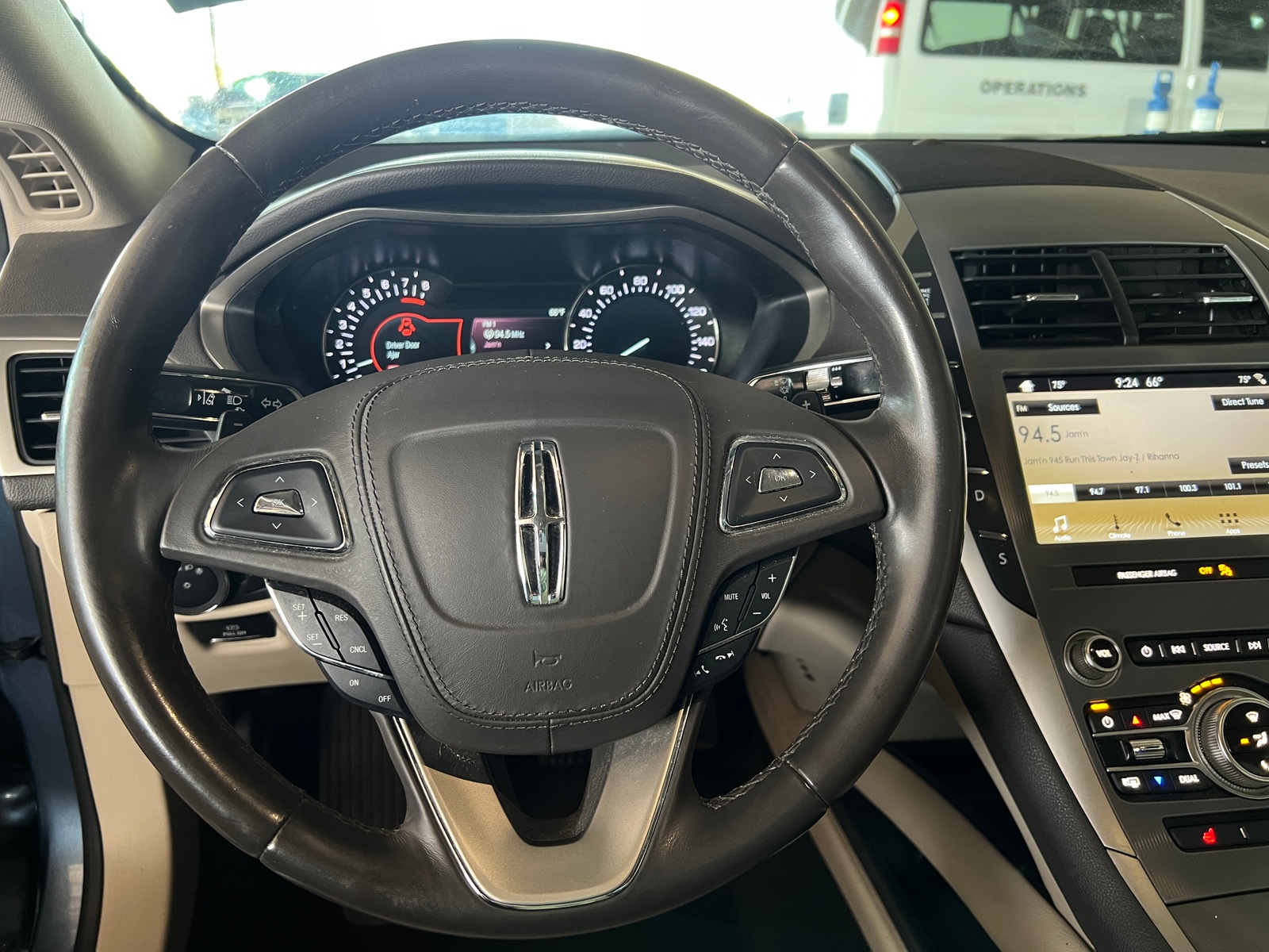 Thumbnail: 2019 Lincoln MKZ - 4