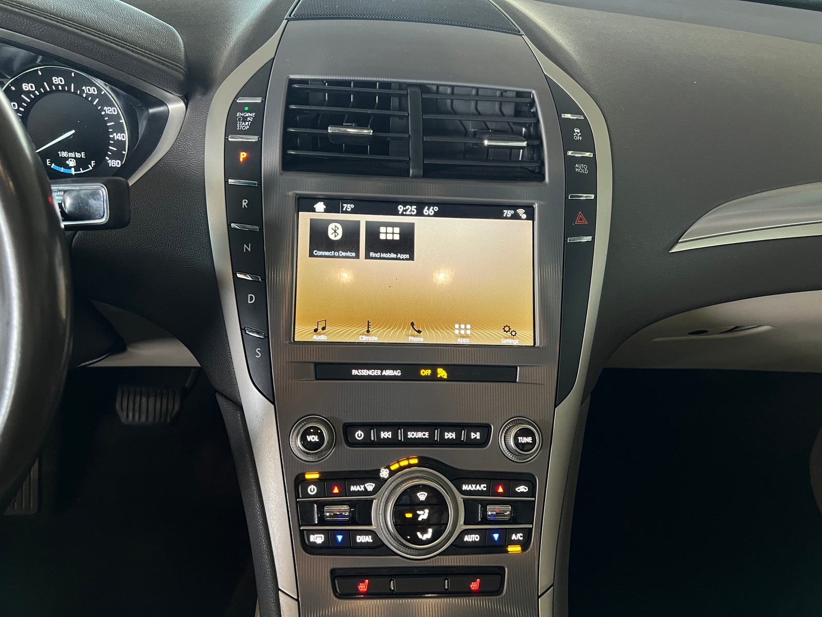 Thumbnail: 2019 Lincoln MKZ - 3