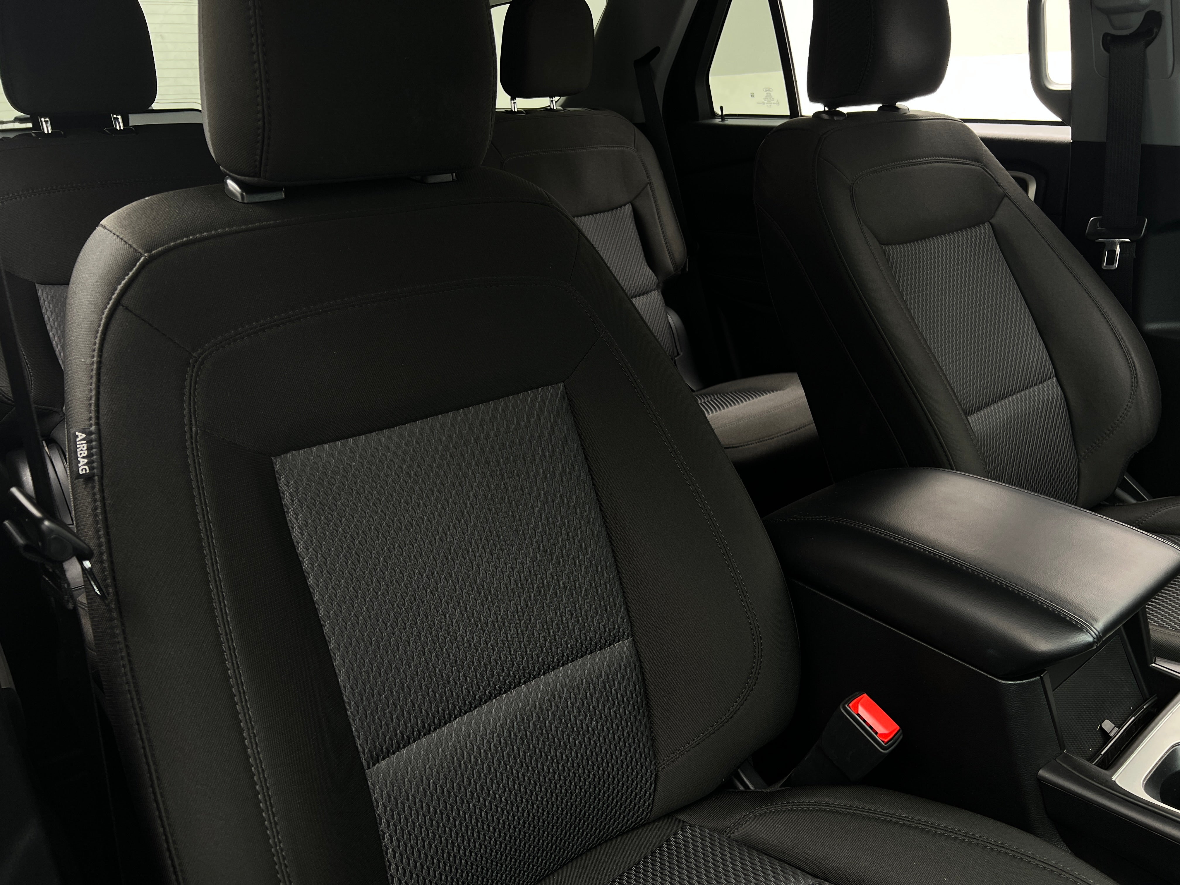 2023 Ford Explorer XLT 2