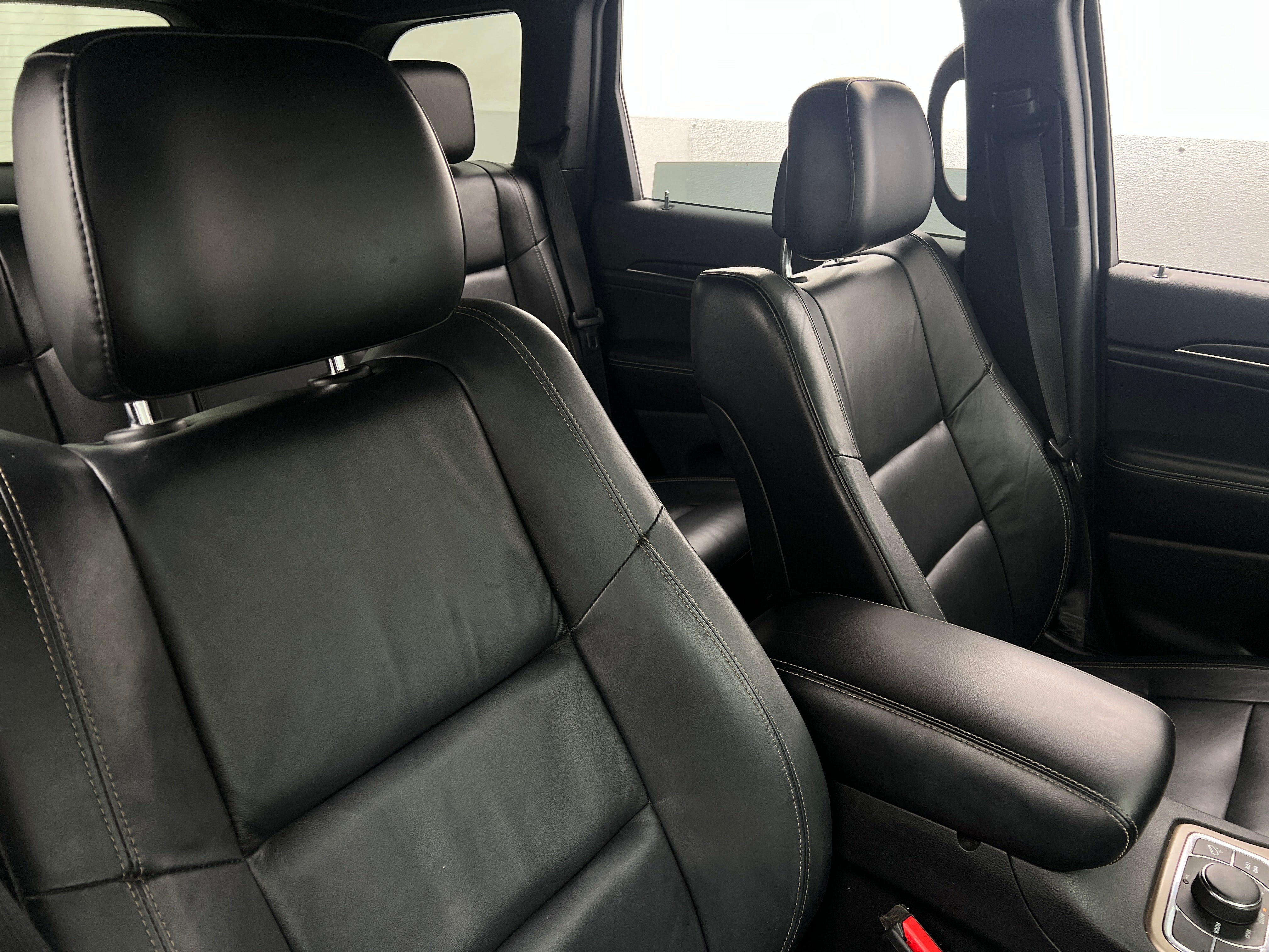 2017 Jeep Grand Cherokee Limited Edition 2