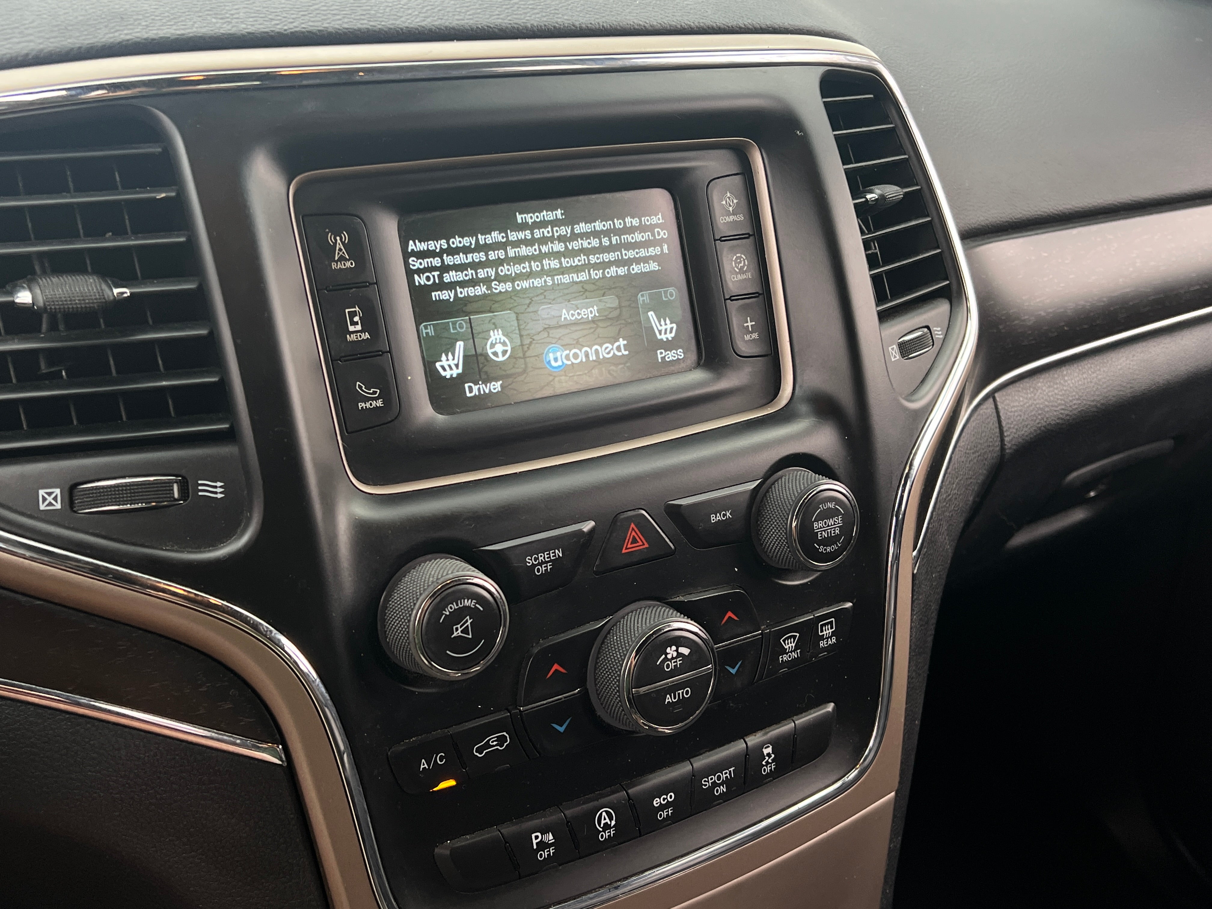 2017 Jeep Grand Cherokee Limited Edition 4