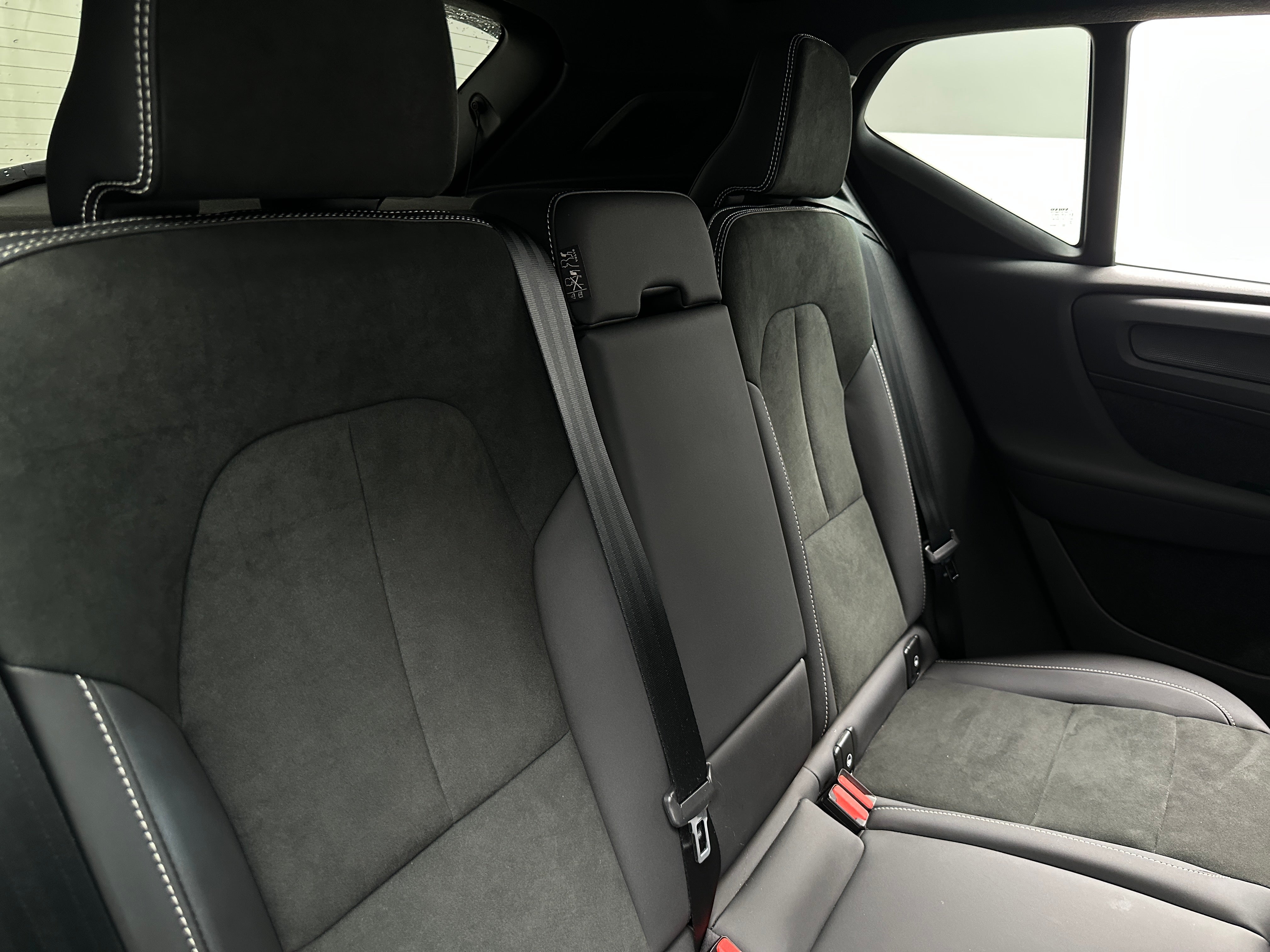 2023 Volvo XC40 Recharge Ultimate 6
