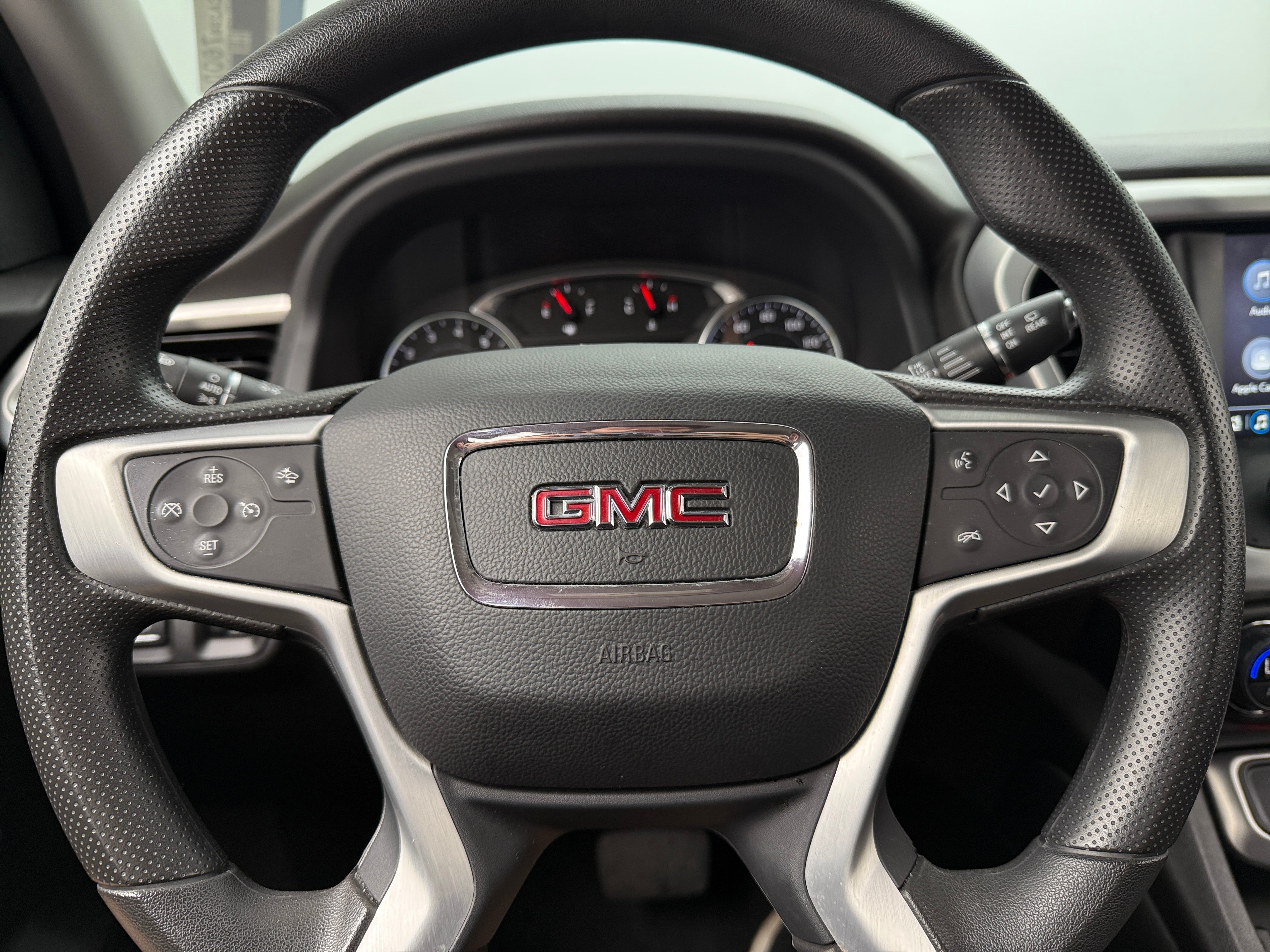 2022 GMC Acadia SLE 5