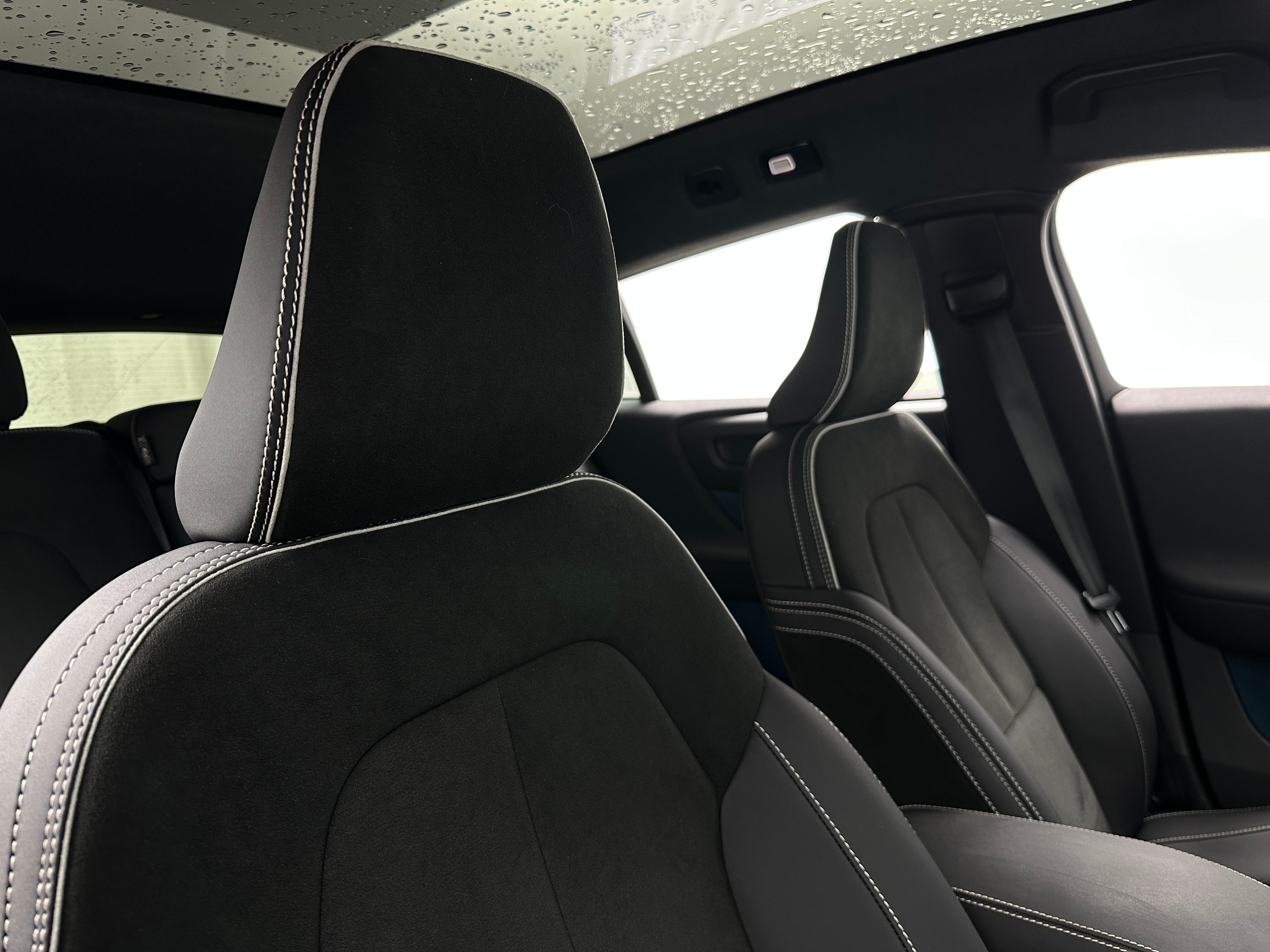 2022 Volvo C40 Ultimate 2