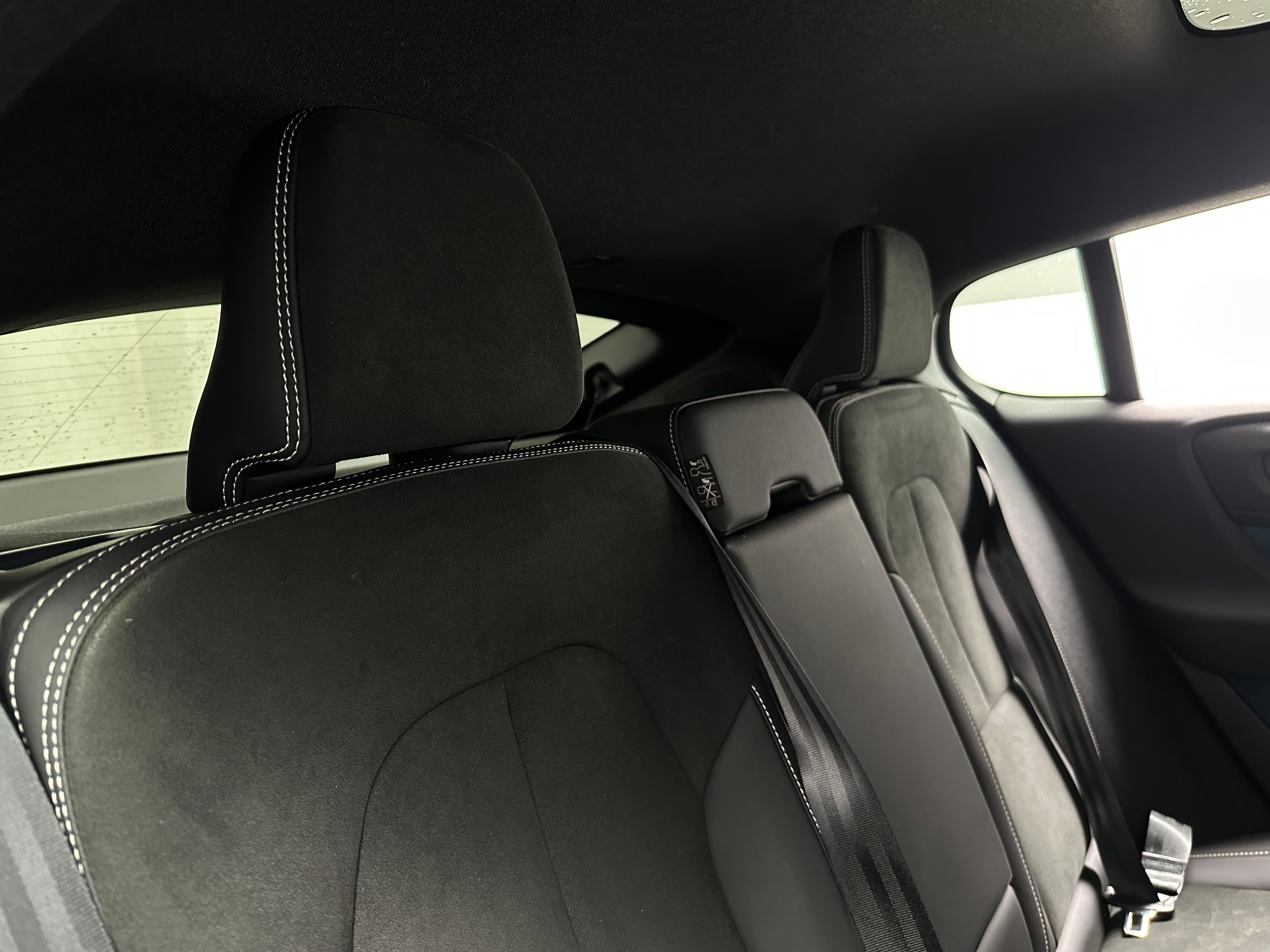 2022 Volvo C40 Ultimate 6