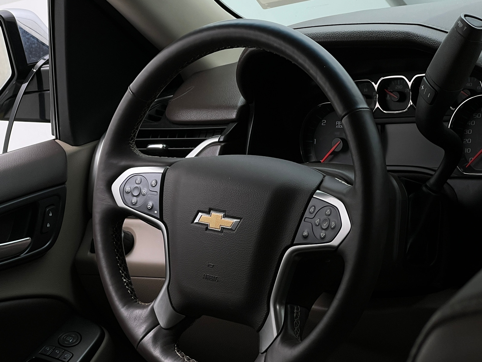 Thumbnail: 2016 Chevrolet Tahoe - 4