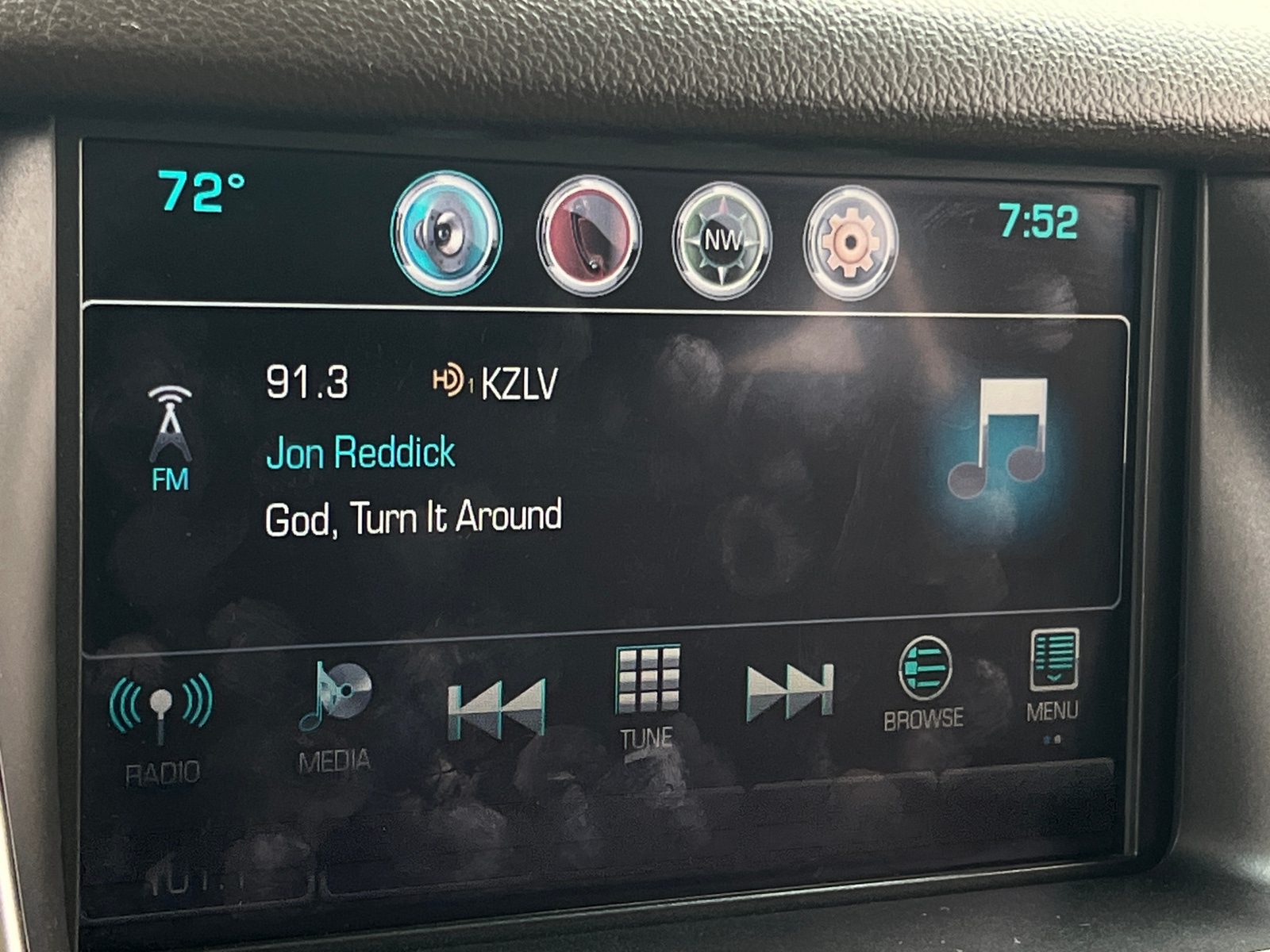 Thumbnail: 2016 Chevrolet Tahoe - 3