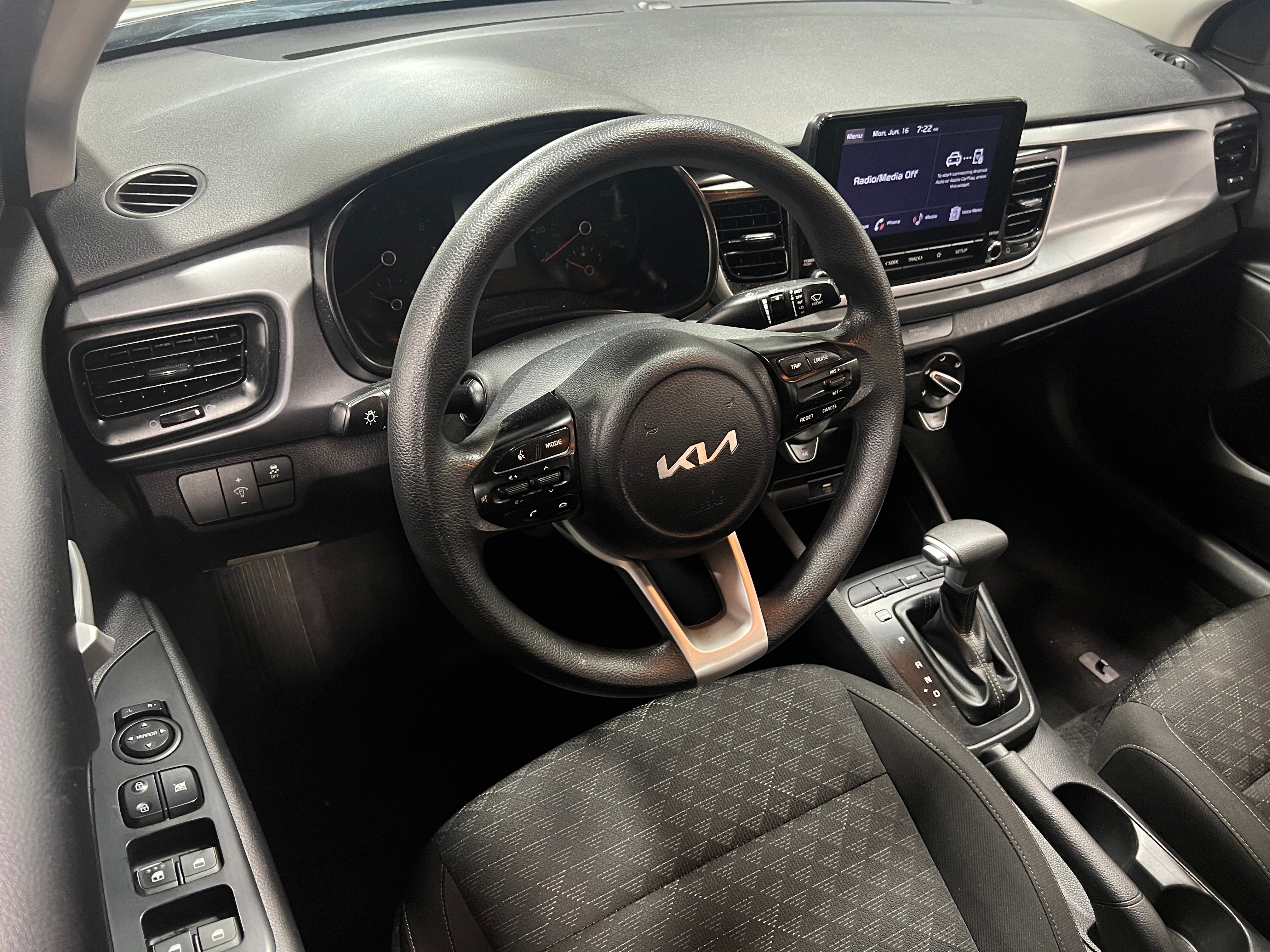 2022 Kia Rio S 3