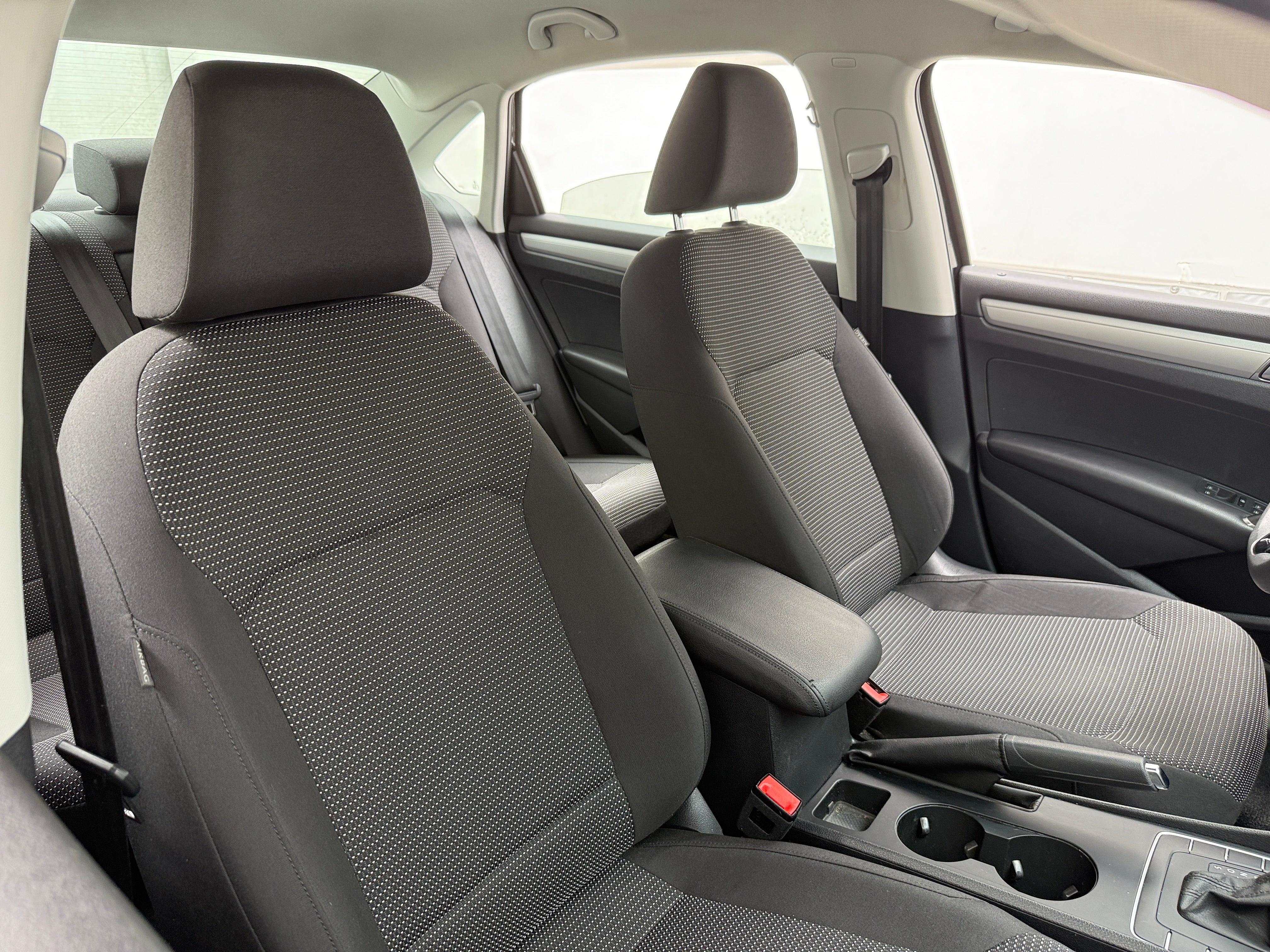 2016 Volkswagen Passat S 2