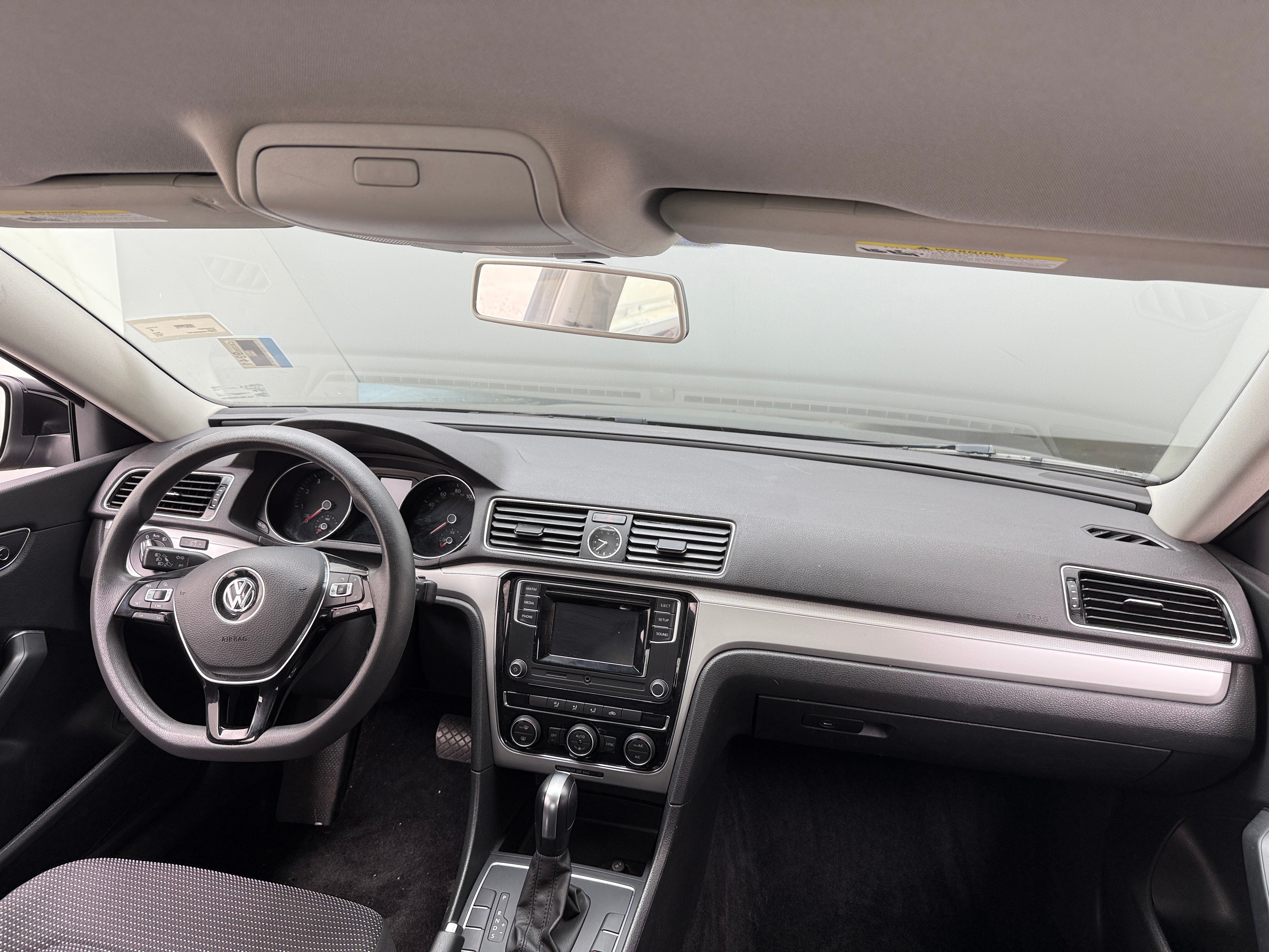2016 Volkswagen Passat S 3