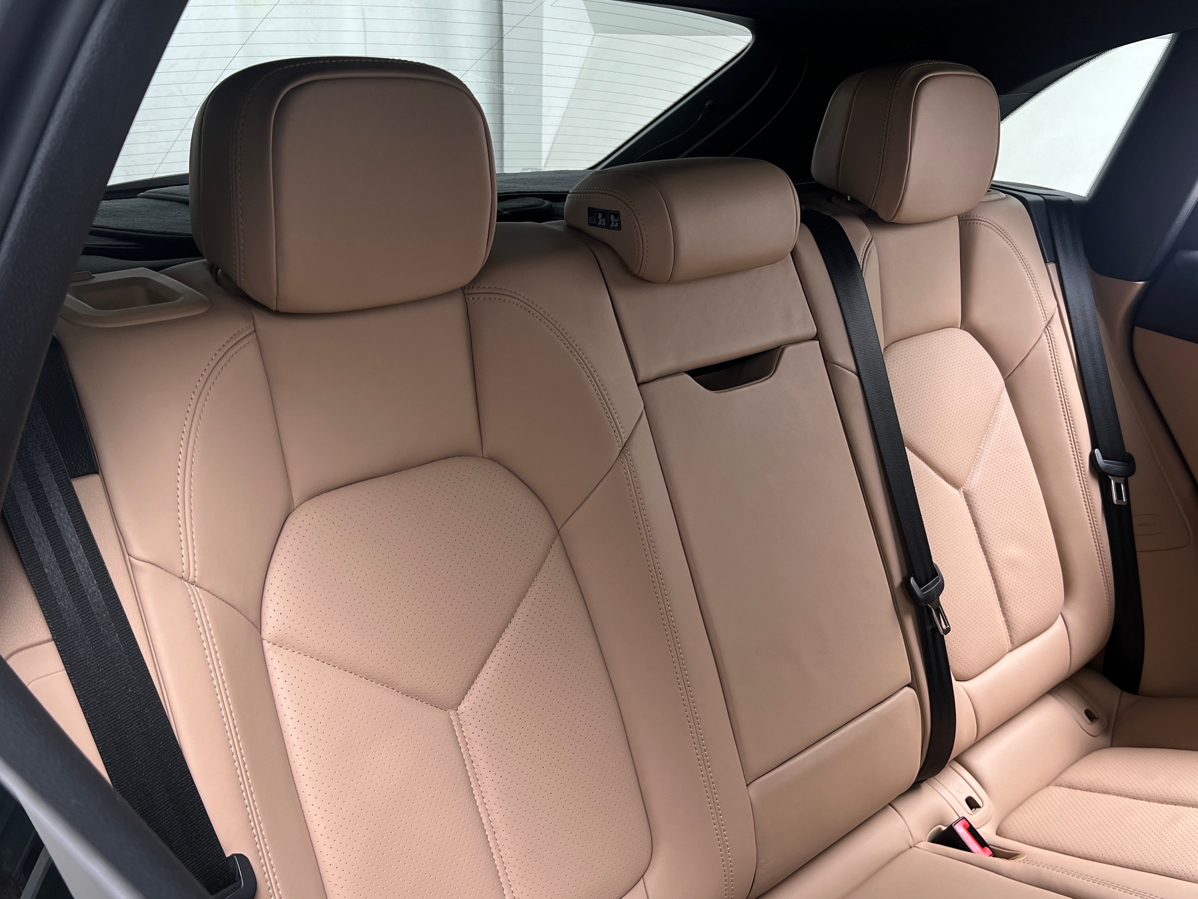 2022 Porsche Macan Base 5