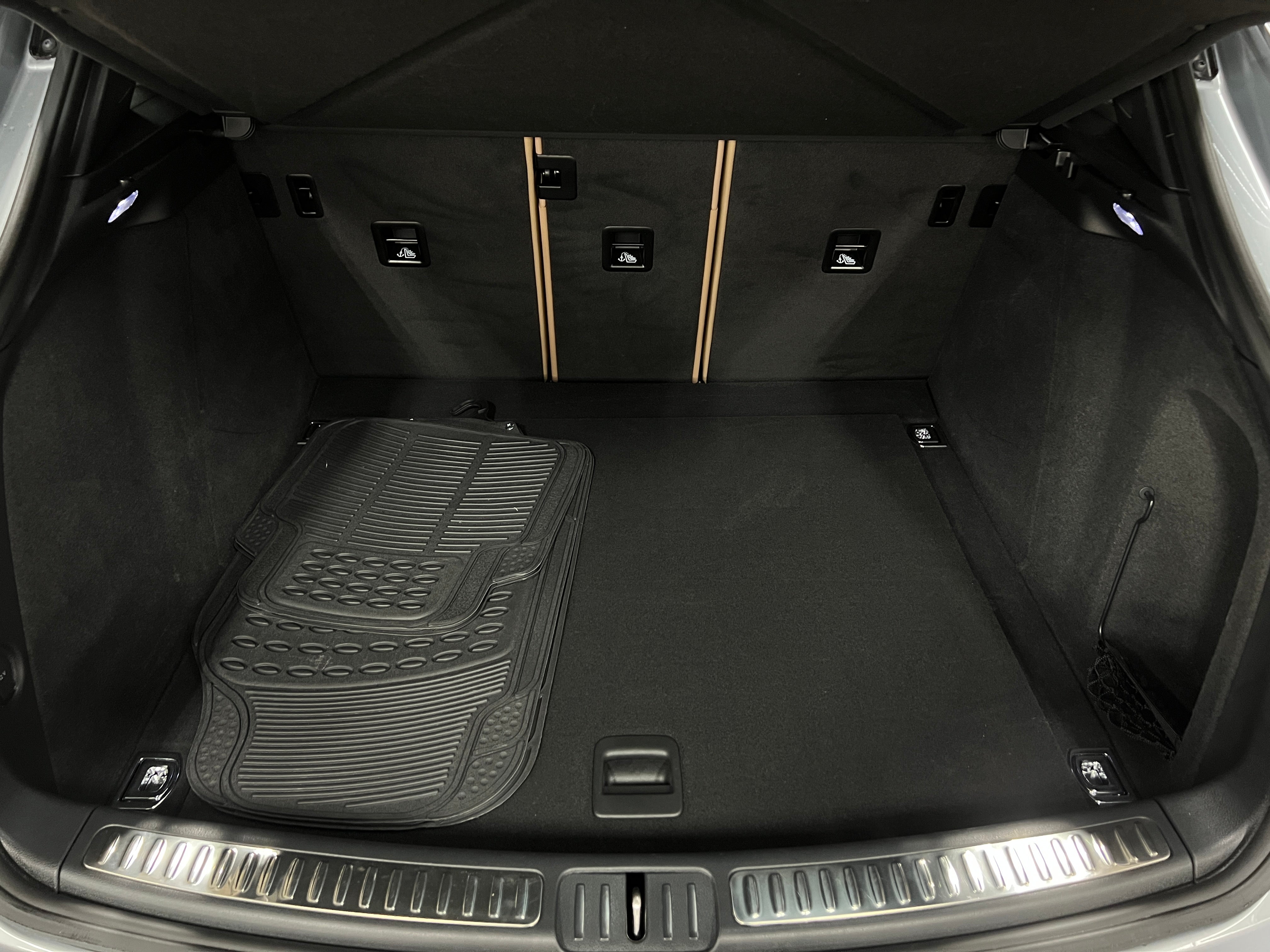 2022 Porsche Macan Base 6