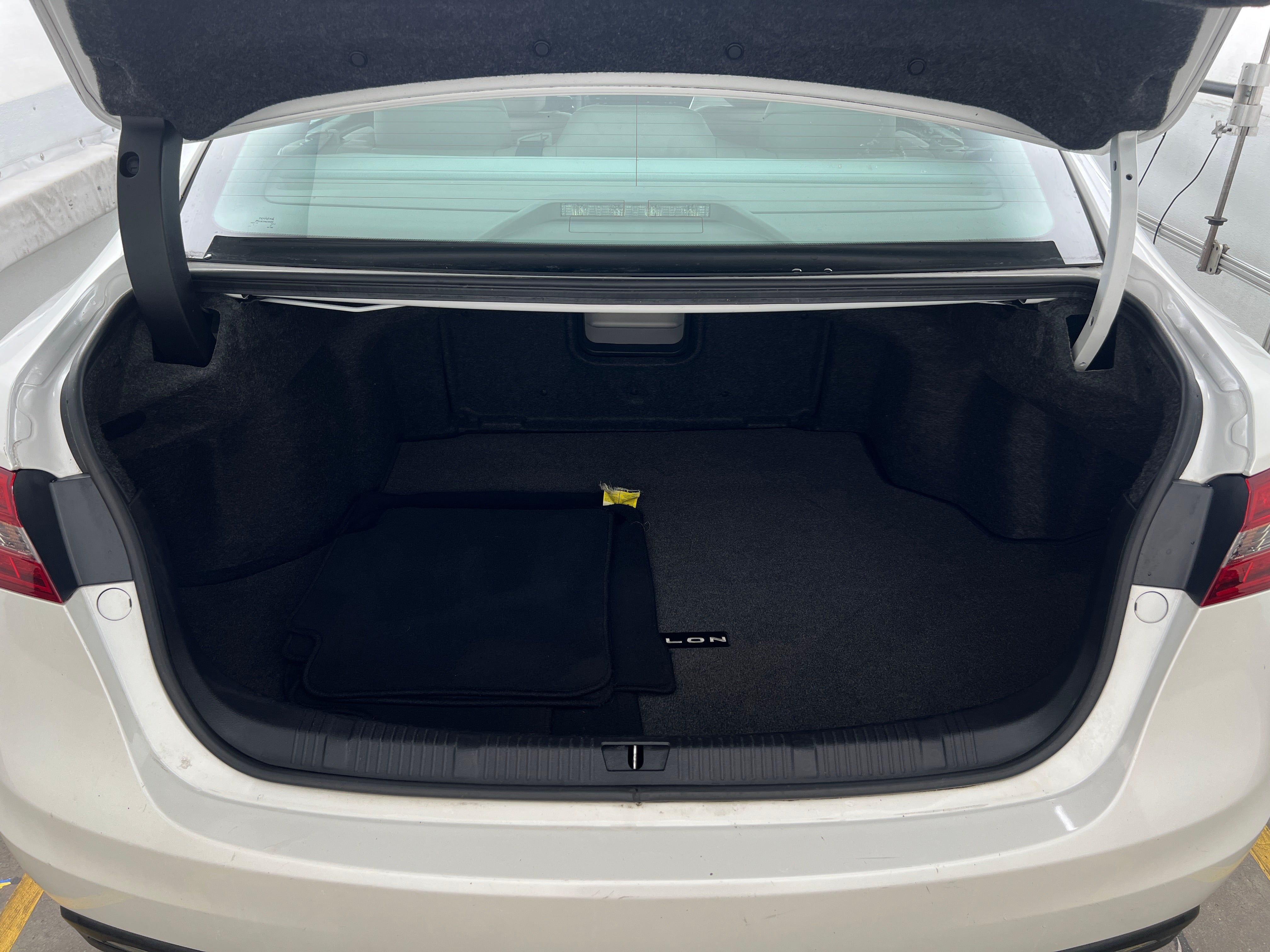 Thumbnail: 2016 Toyota Avalon - 6