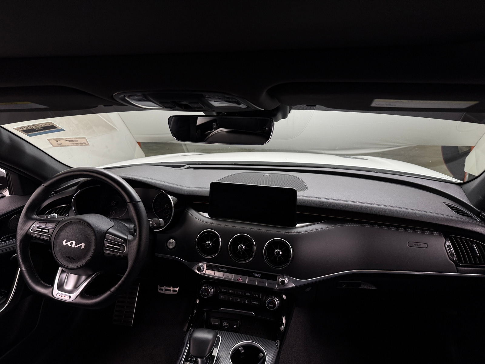 Thumbnail: 2022 Kia Stinger - 2