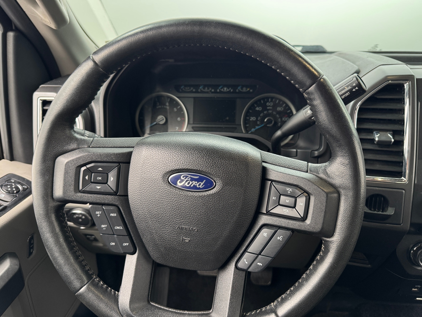 Thumbnail: 2017 Ford Econoline - 5