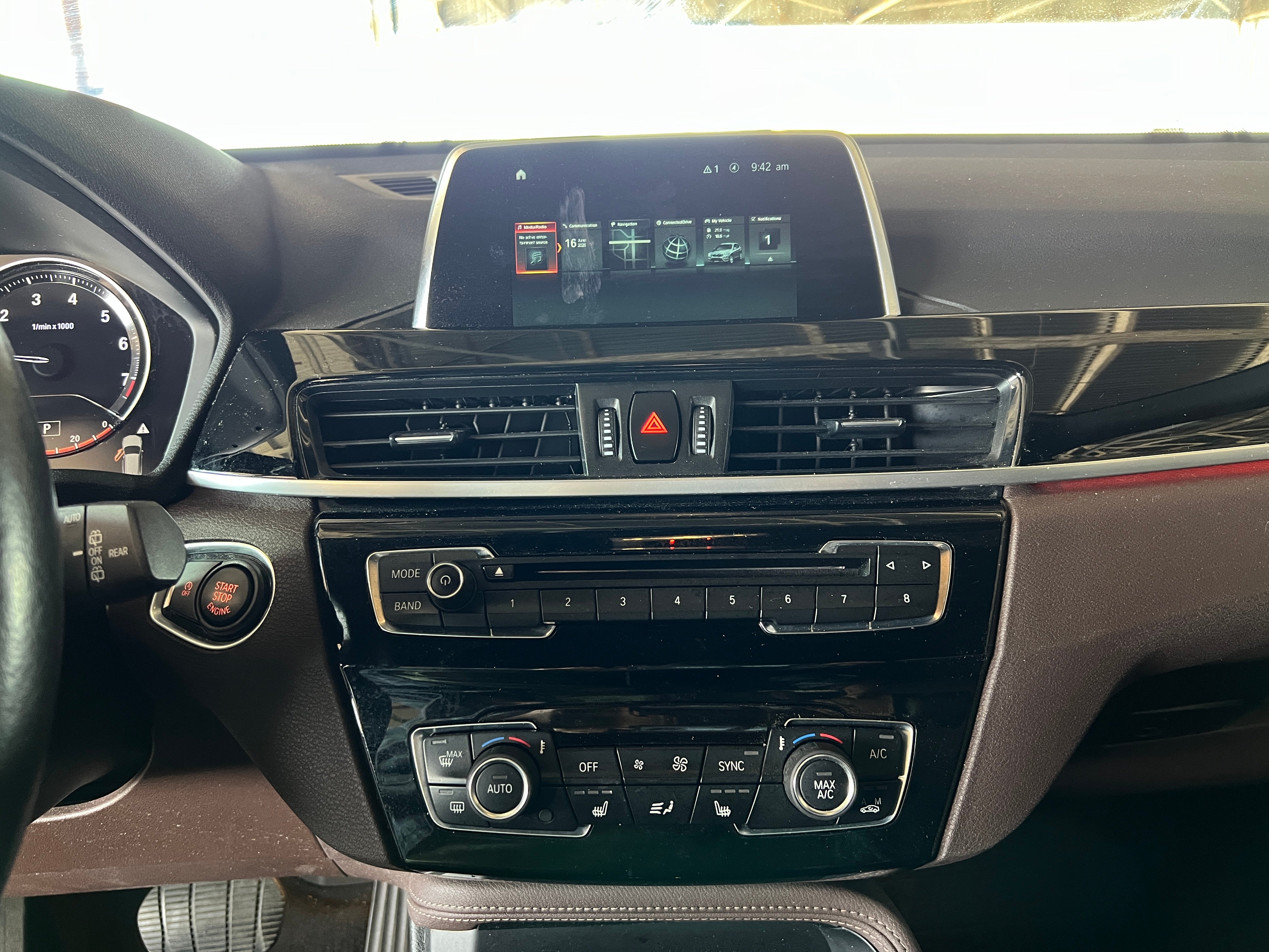 2018 BMW X1 xDrive28i 3