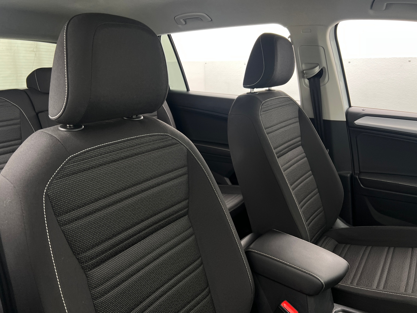 Thumbnail: 2023 Volkswagen Tiguan - 2