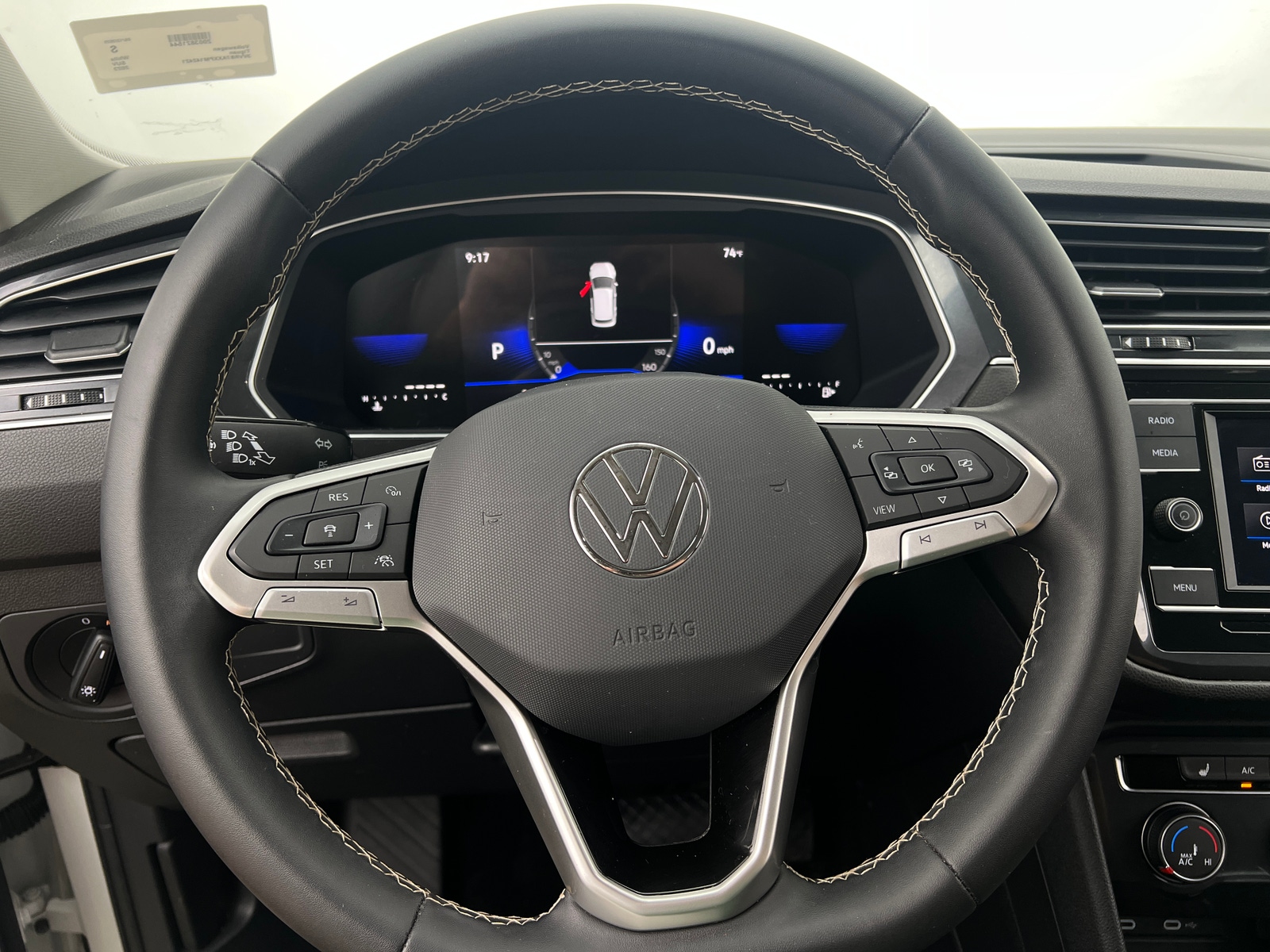 Thumbnail: 2023 Volkswagen Tiguan - 5