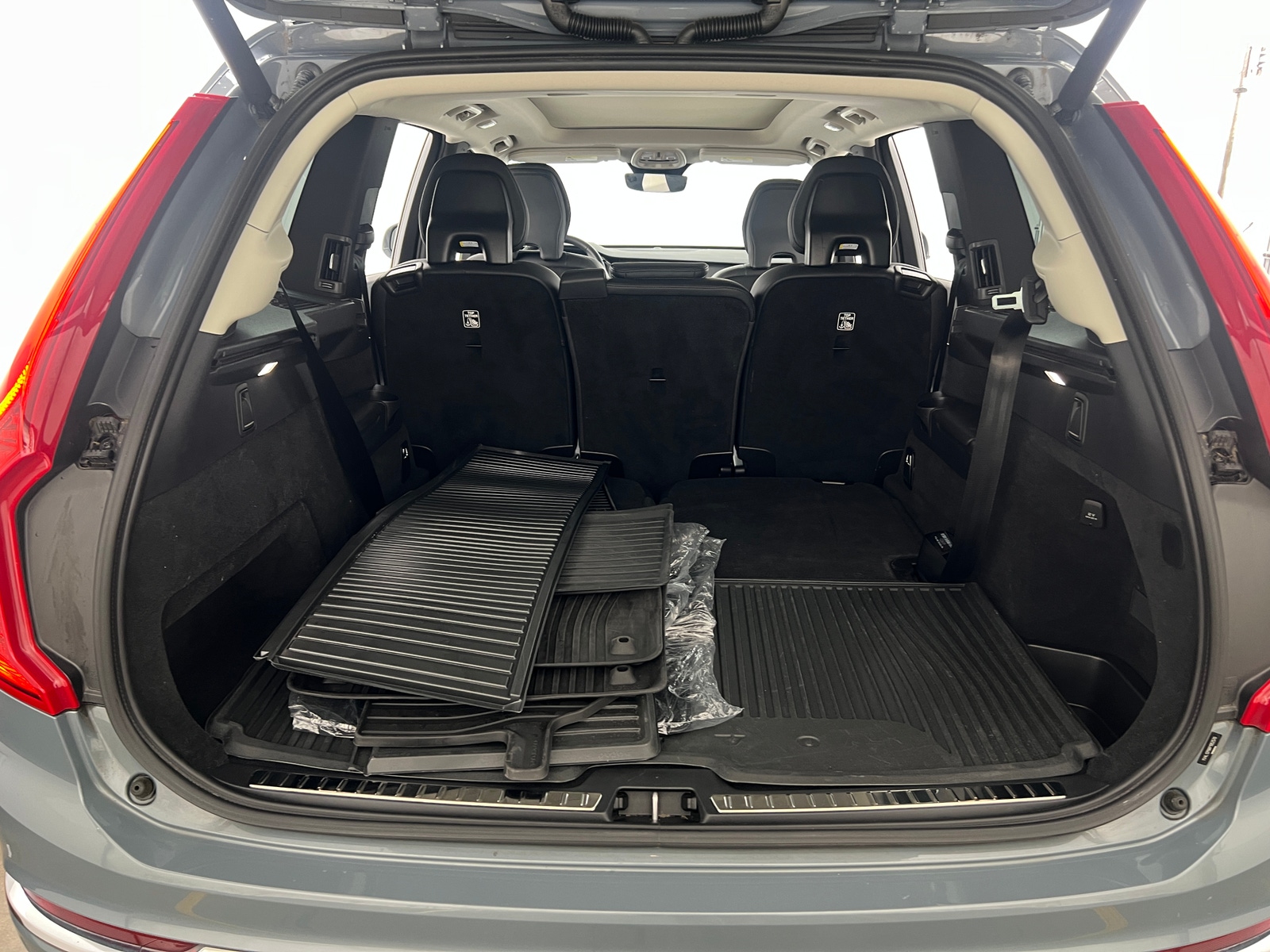Thumbnail: 2023 Volvo XC90 - 6