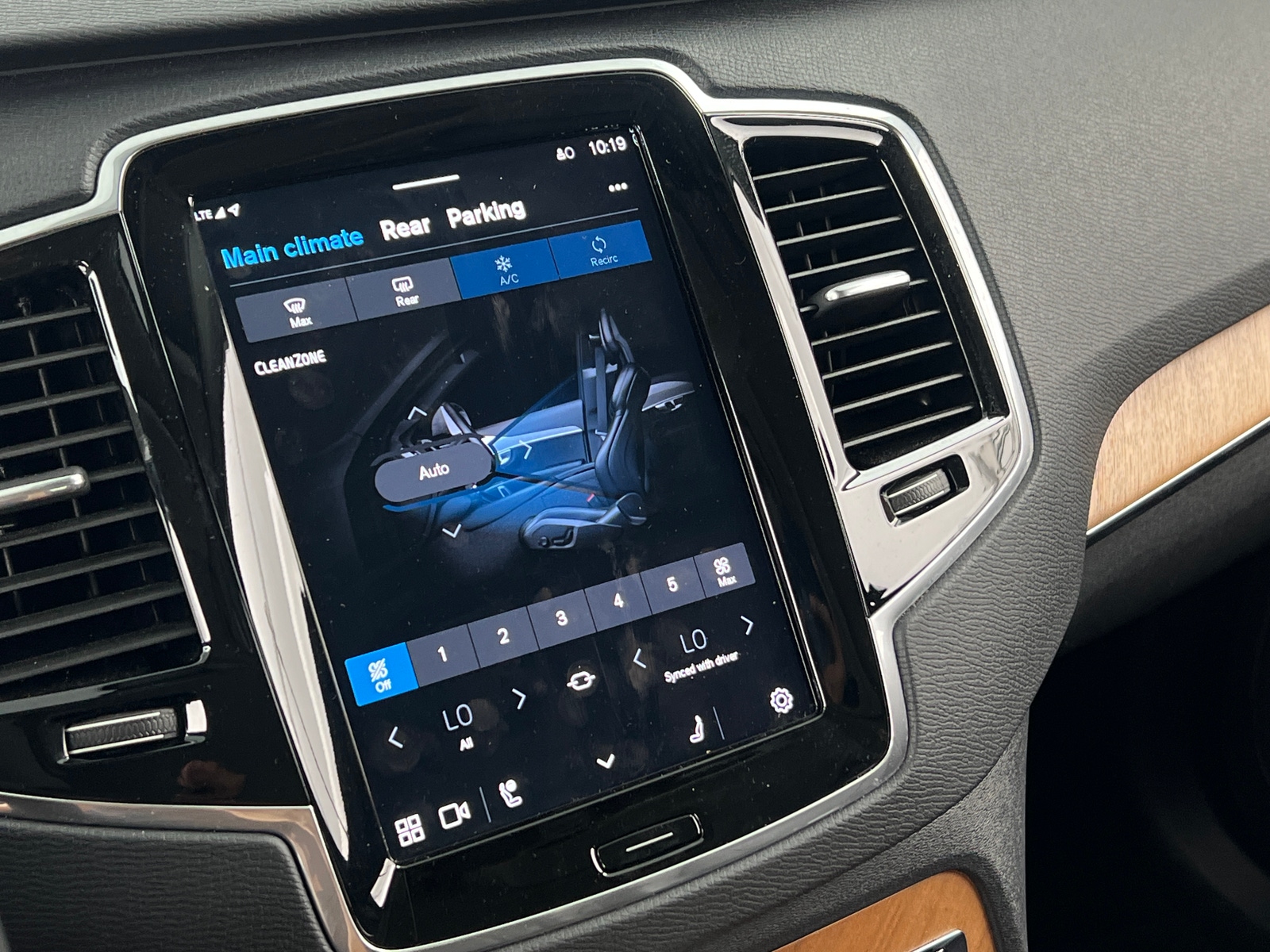 Thumbnail: 2023 Volvo XC90 - 3