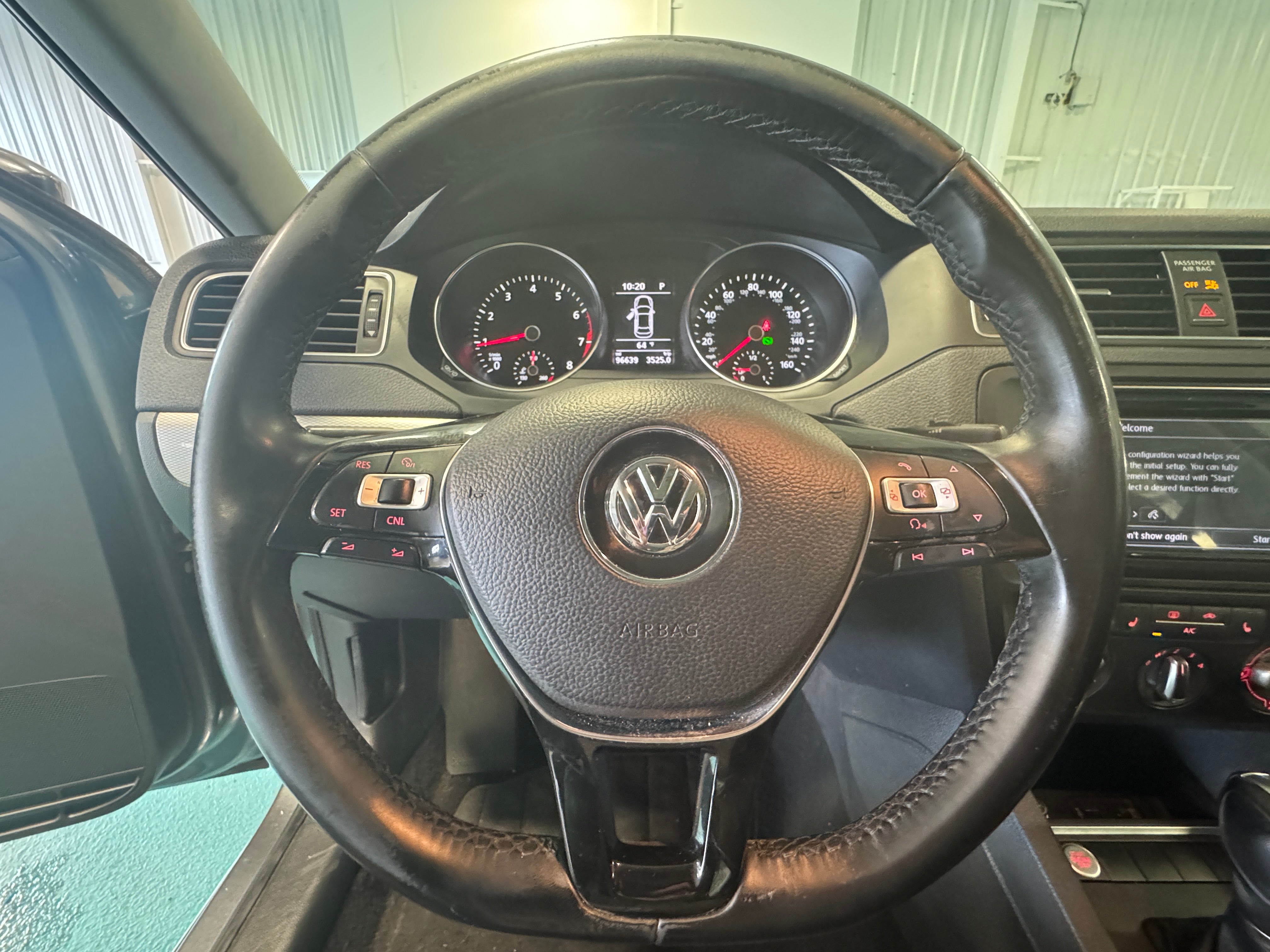 Thumbnail: 2017 Volkswagen Jetta - 4