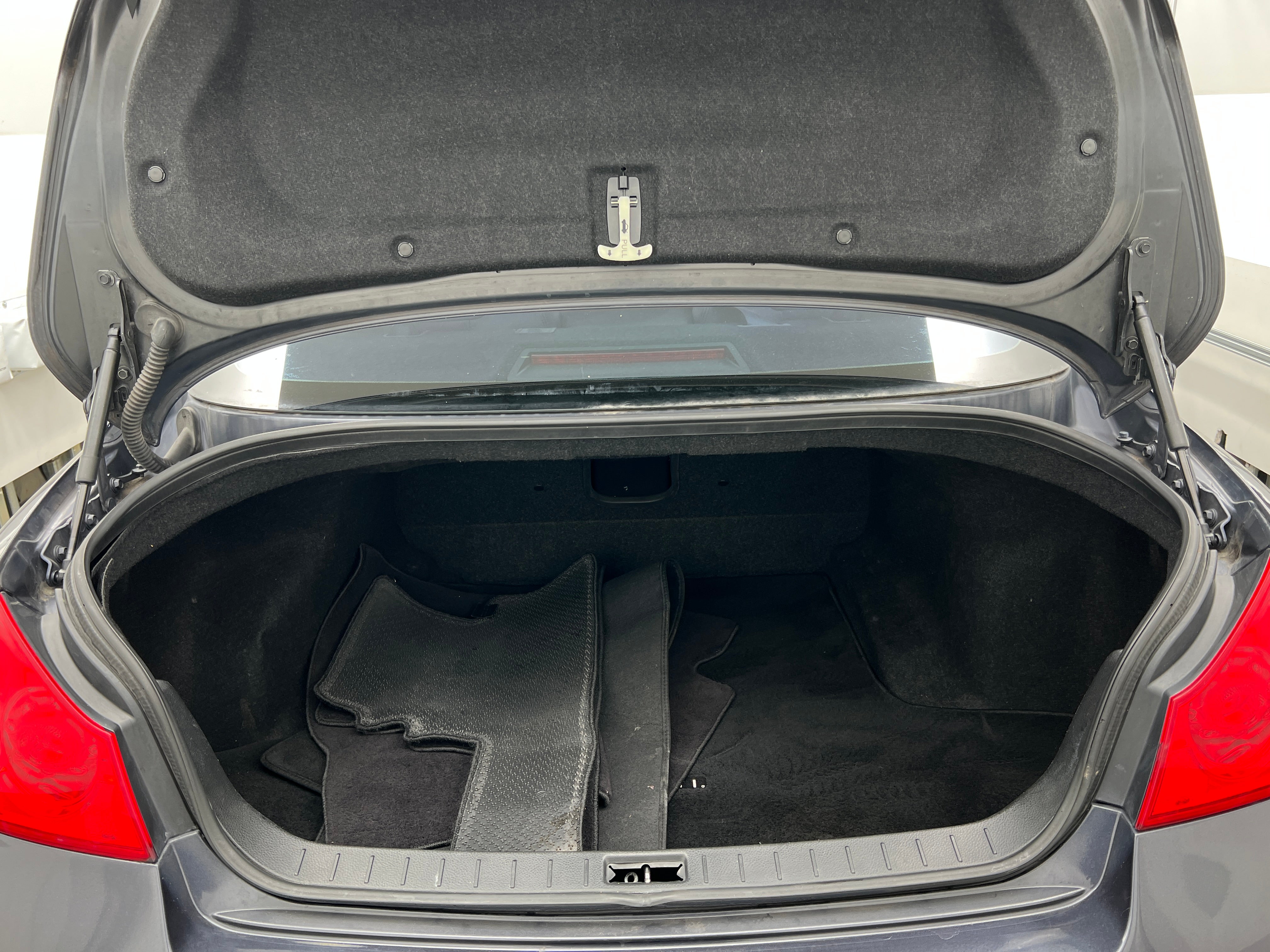 2012 INFINITI G25 Journey 6