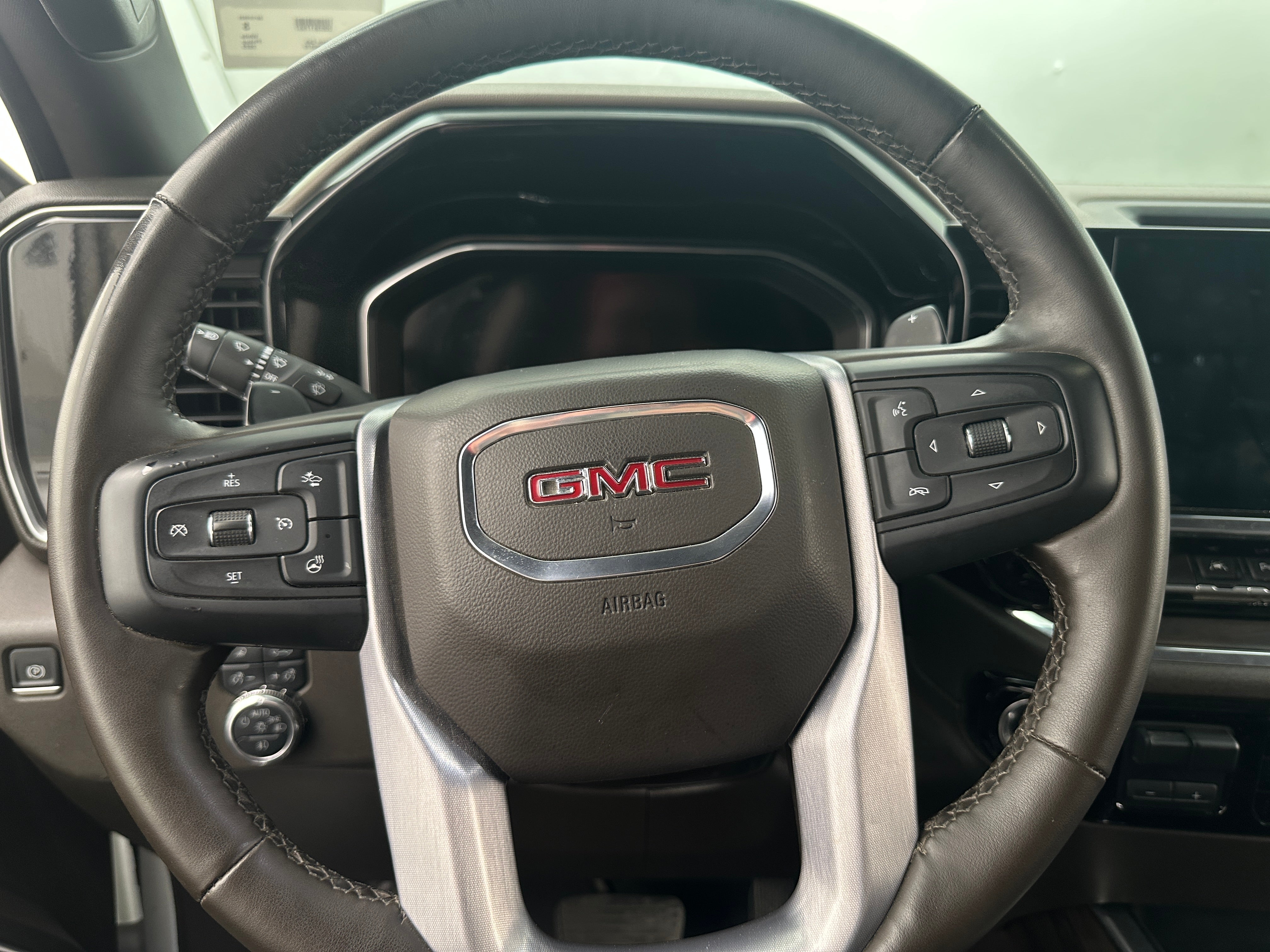 Thumbnail: 2023 GMC Sierra 1500 - 4