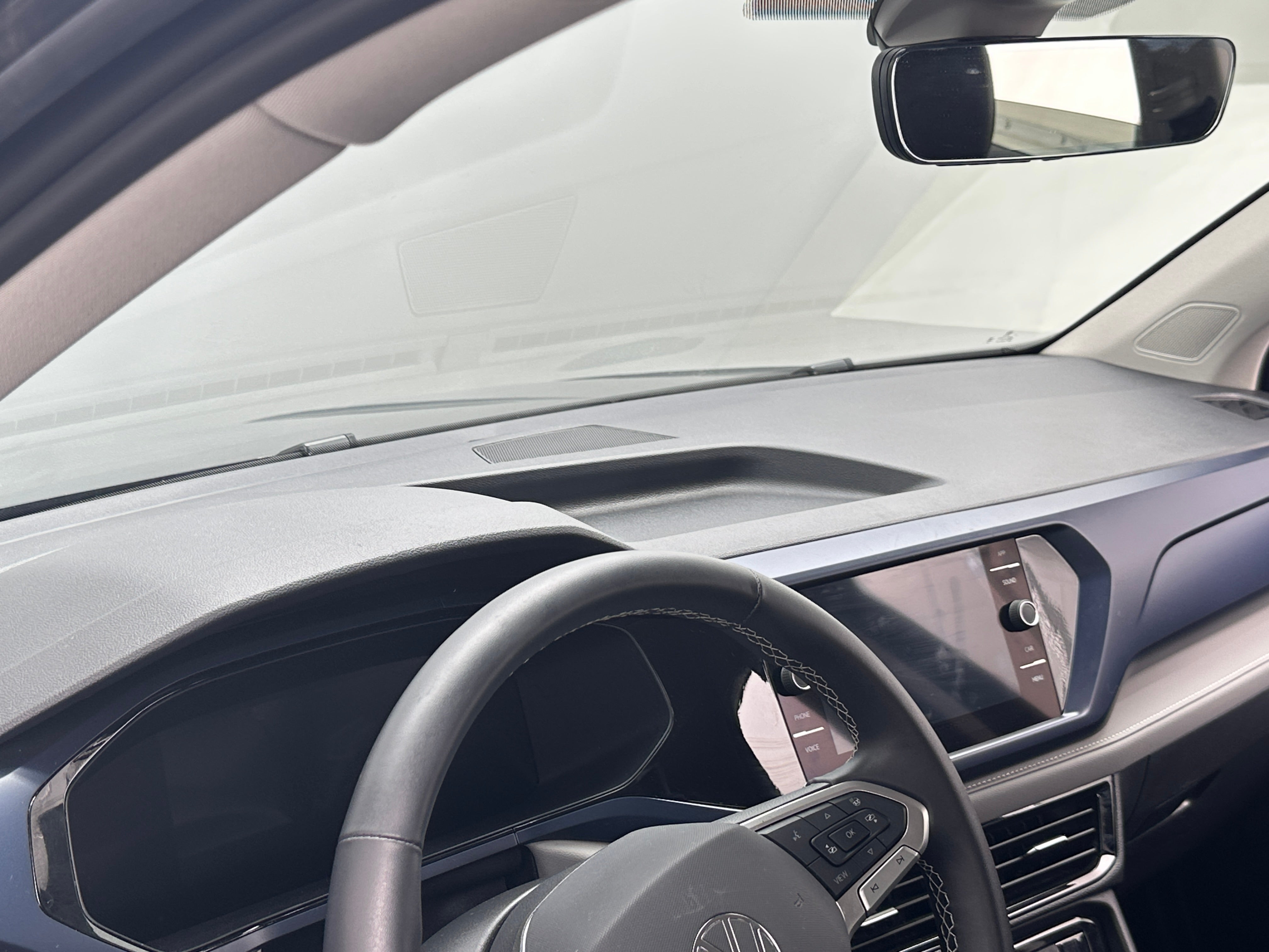 2024 Volkswagen Taos SE 2