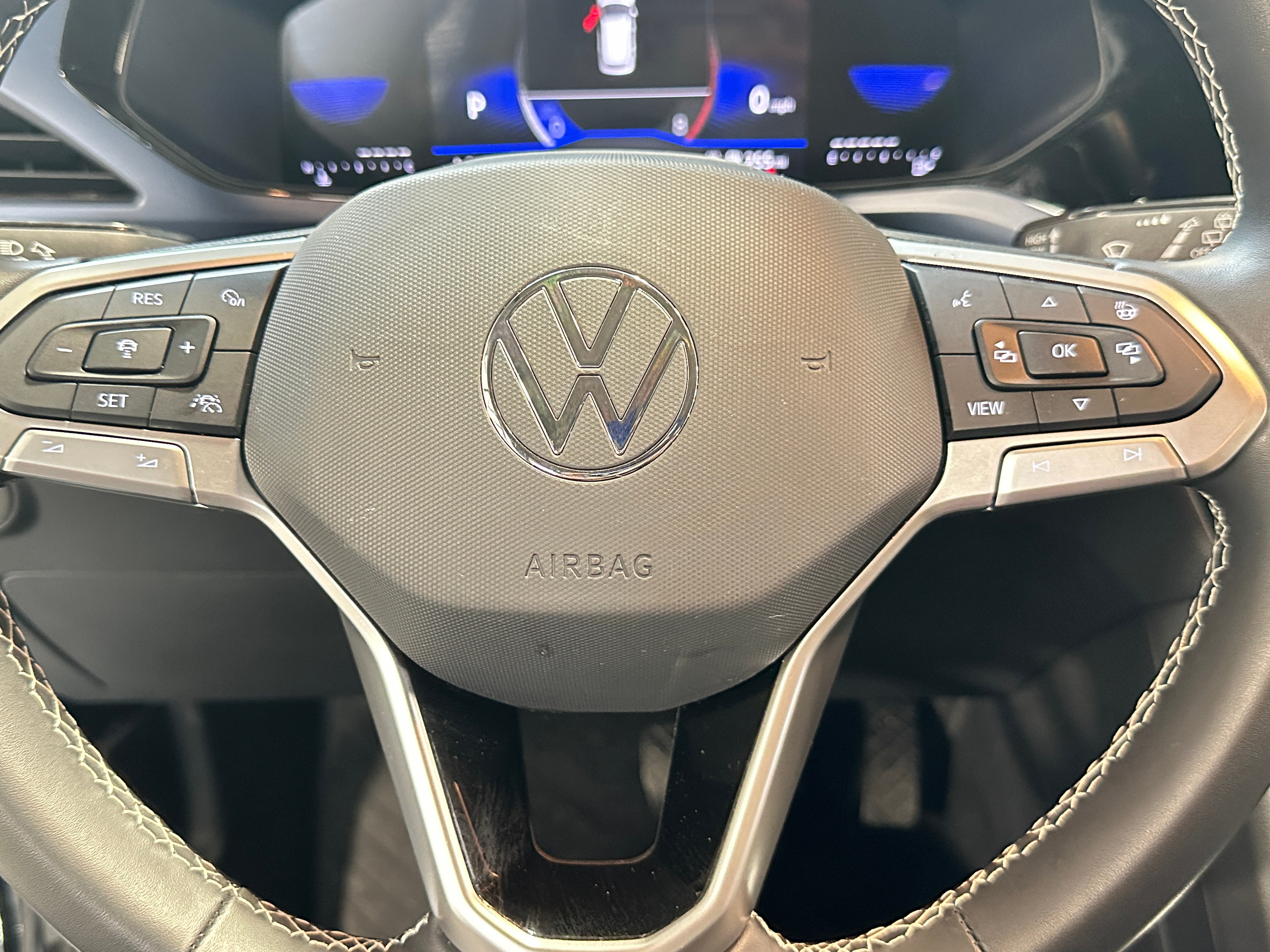 2024 Volkswagen Taos SE 4
