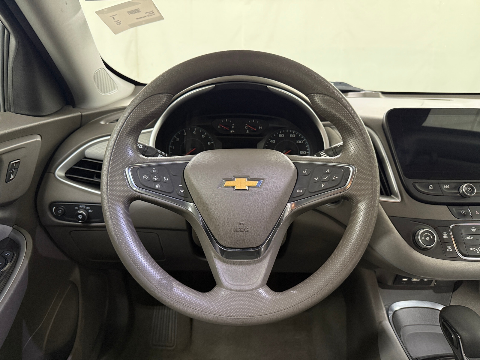 Thumbnail: 2021 Chevrolet Malibu - 5