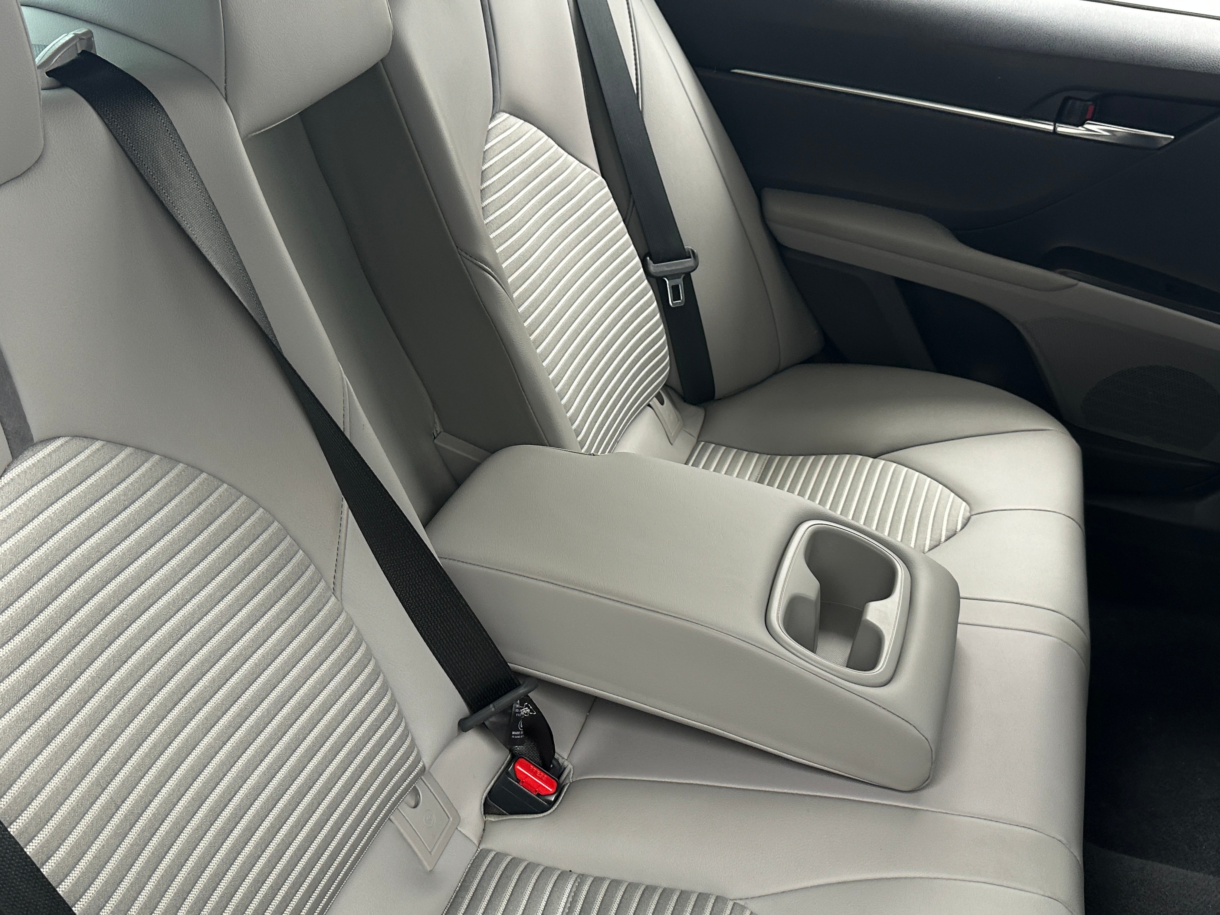 2021 Toyota Camry SE 6