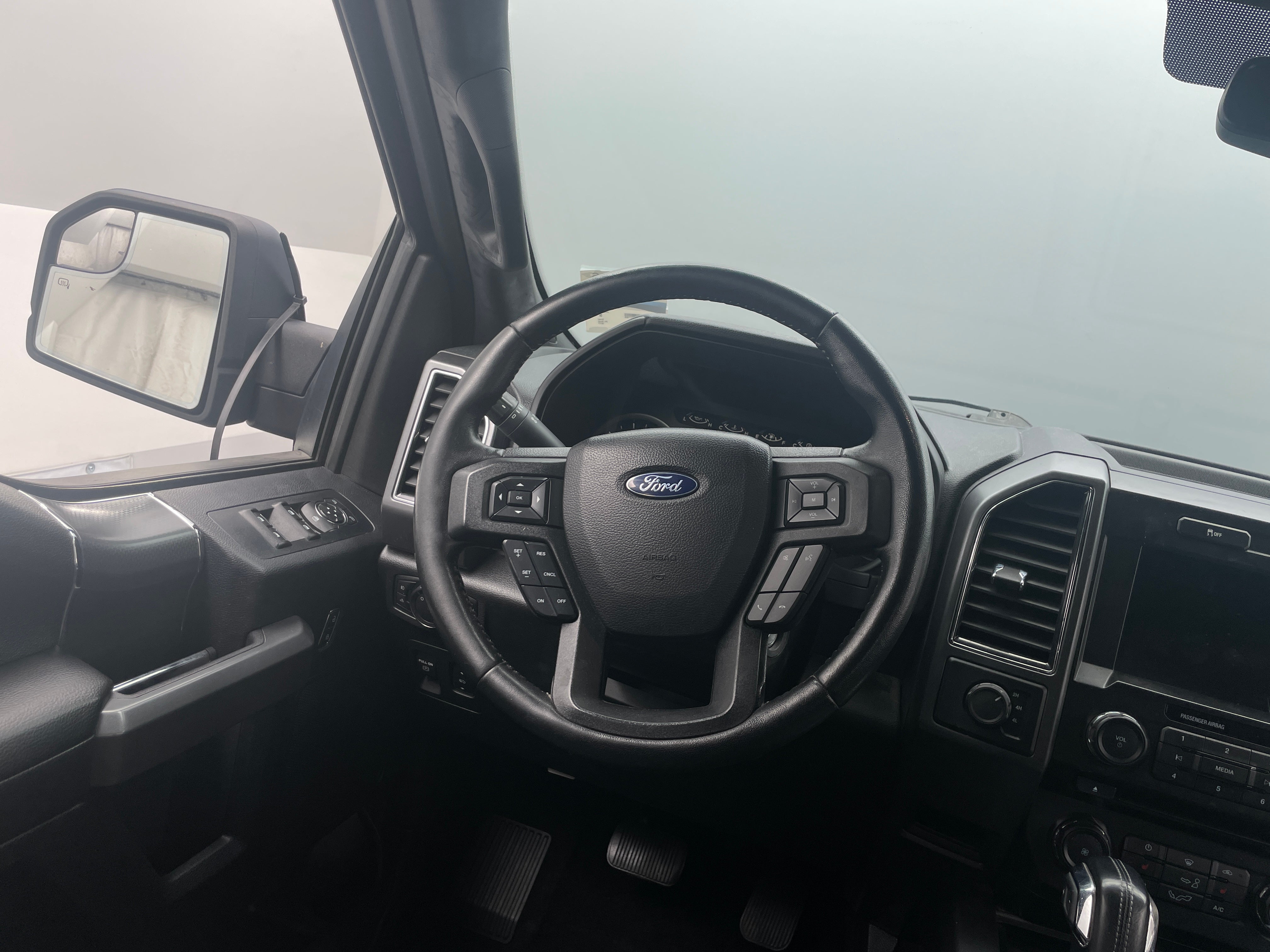 2017 Ford Econoline E-150 5