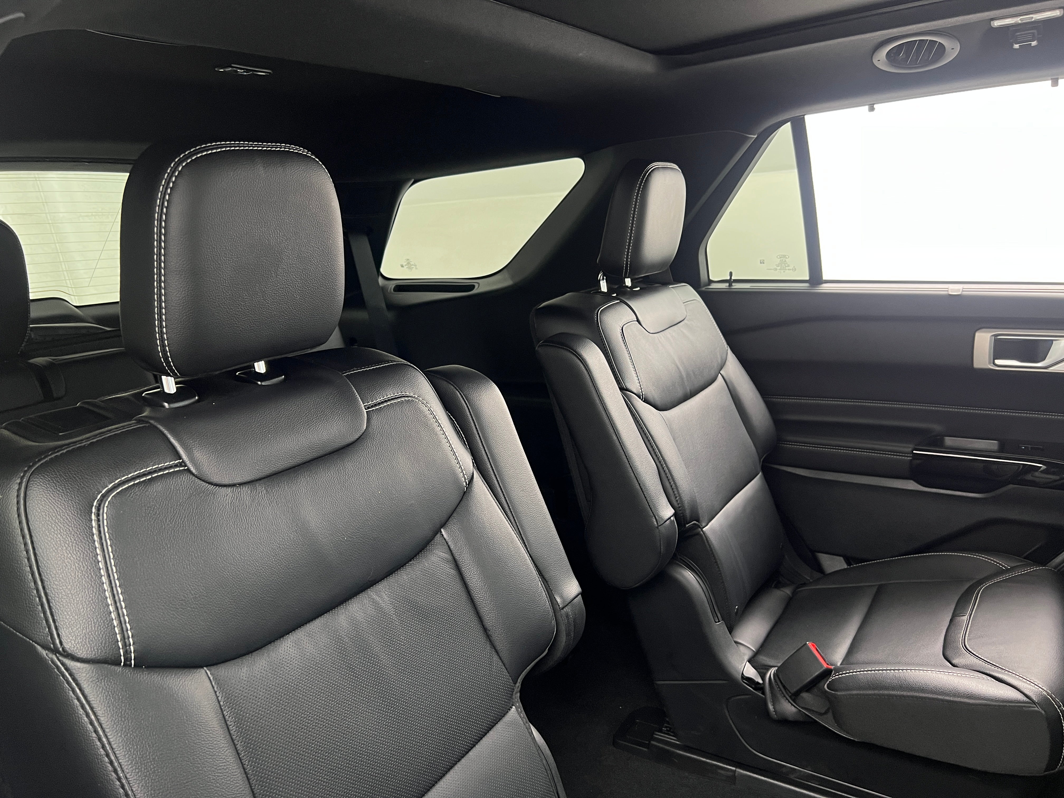 2023 Ford Explorer ST 5