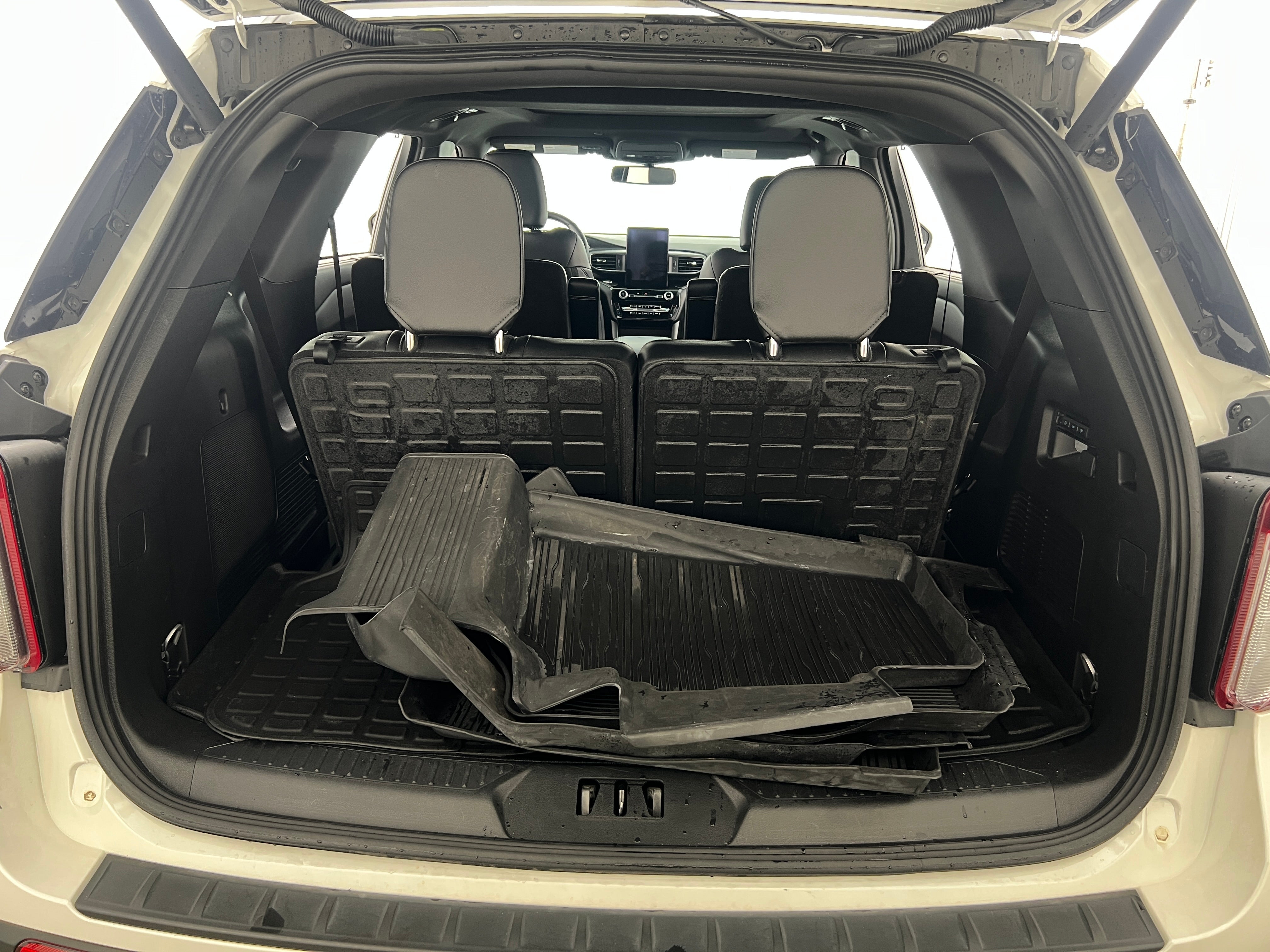 2023 Ford Explorer ST 6