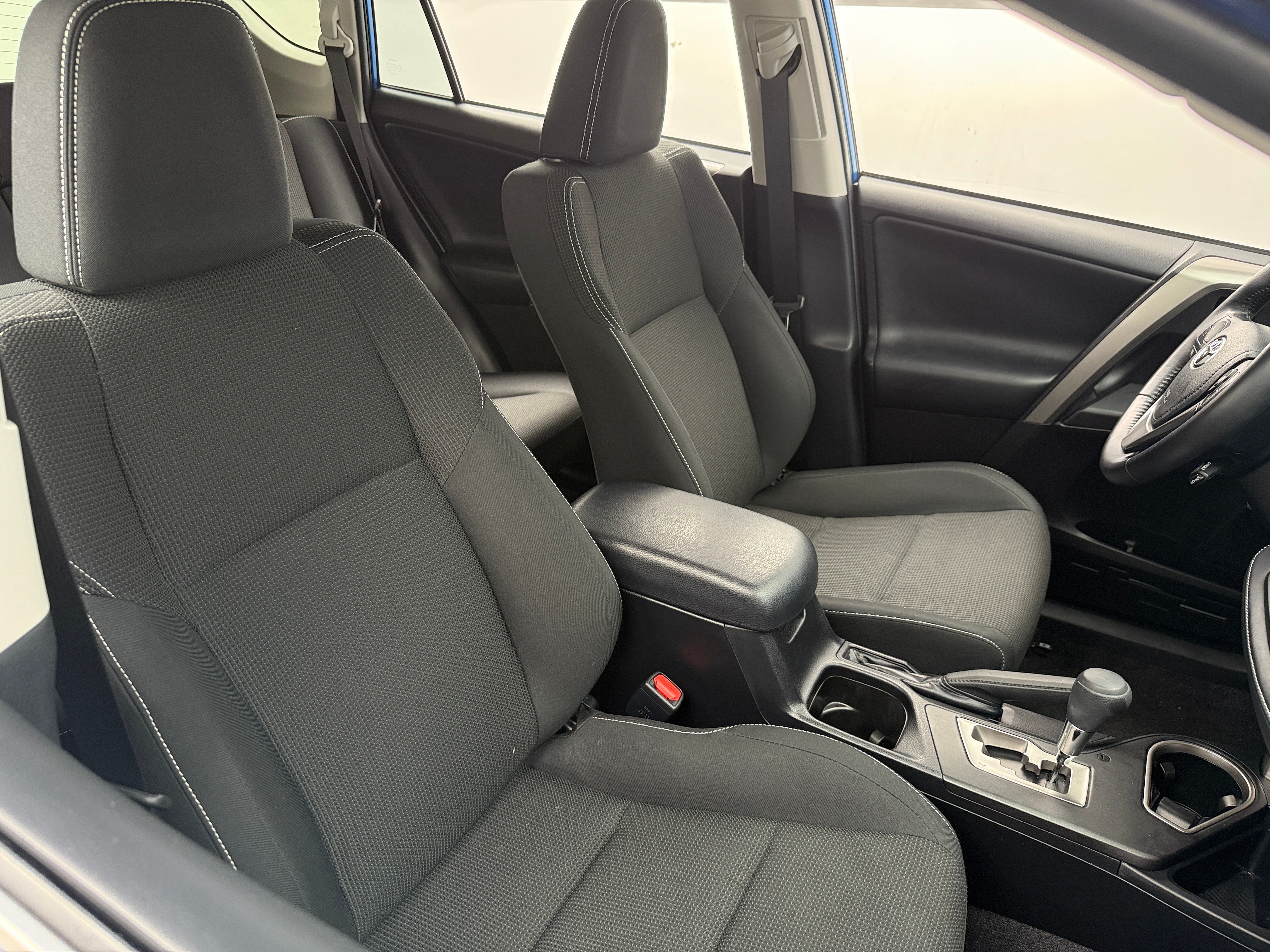 2018 Toyota RAV4 XLE 2