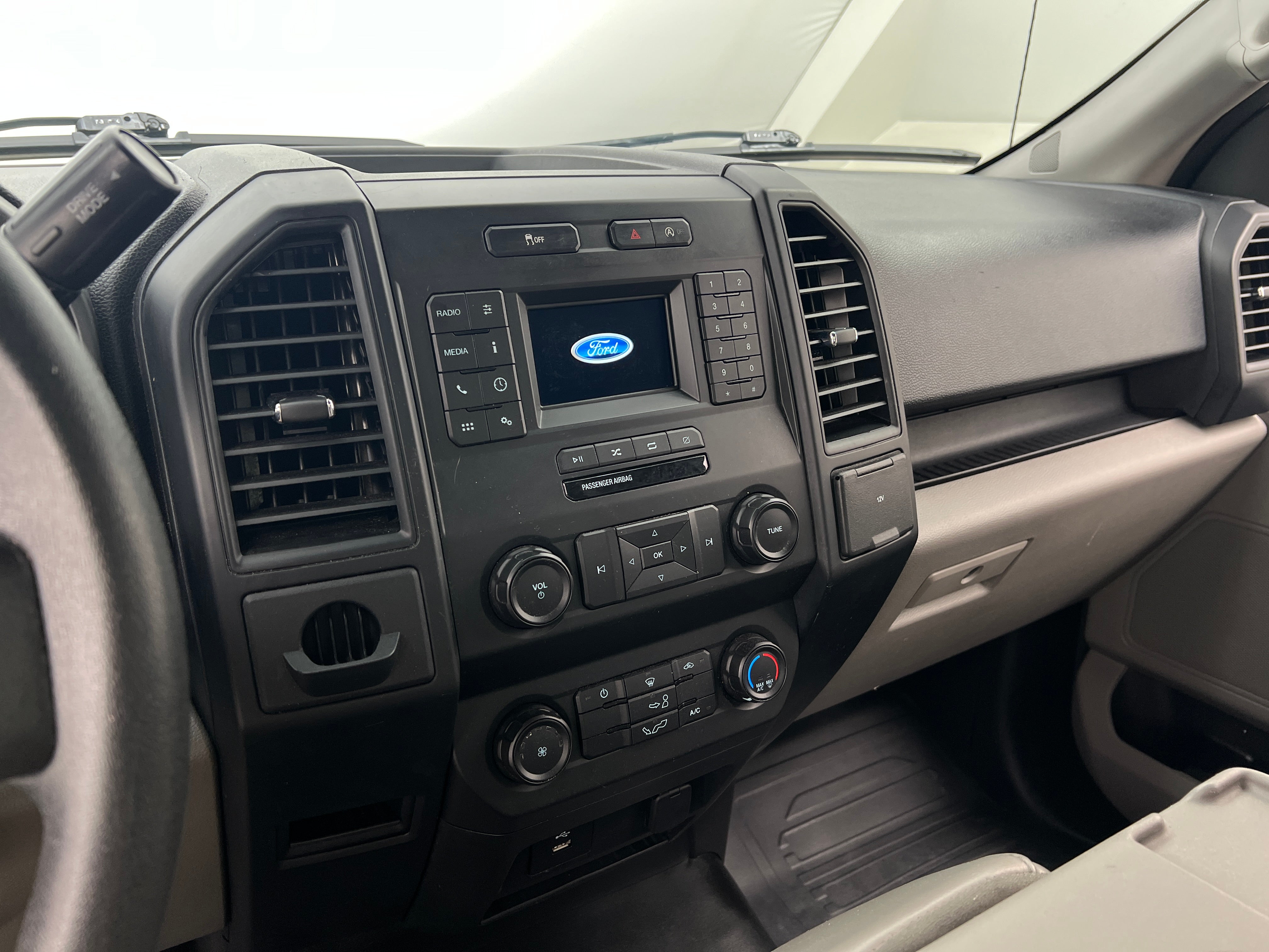 2019 Ford Econoline E-150 4