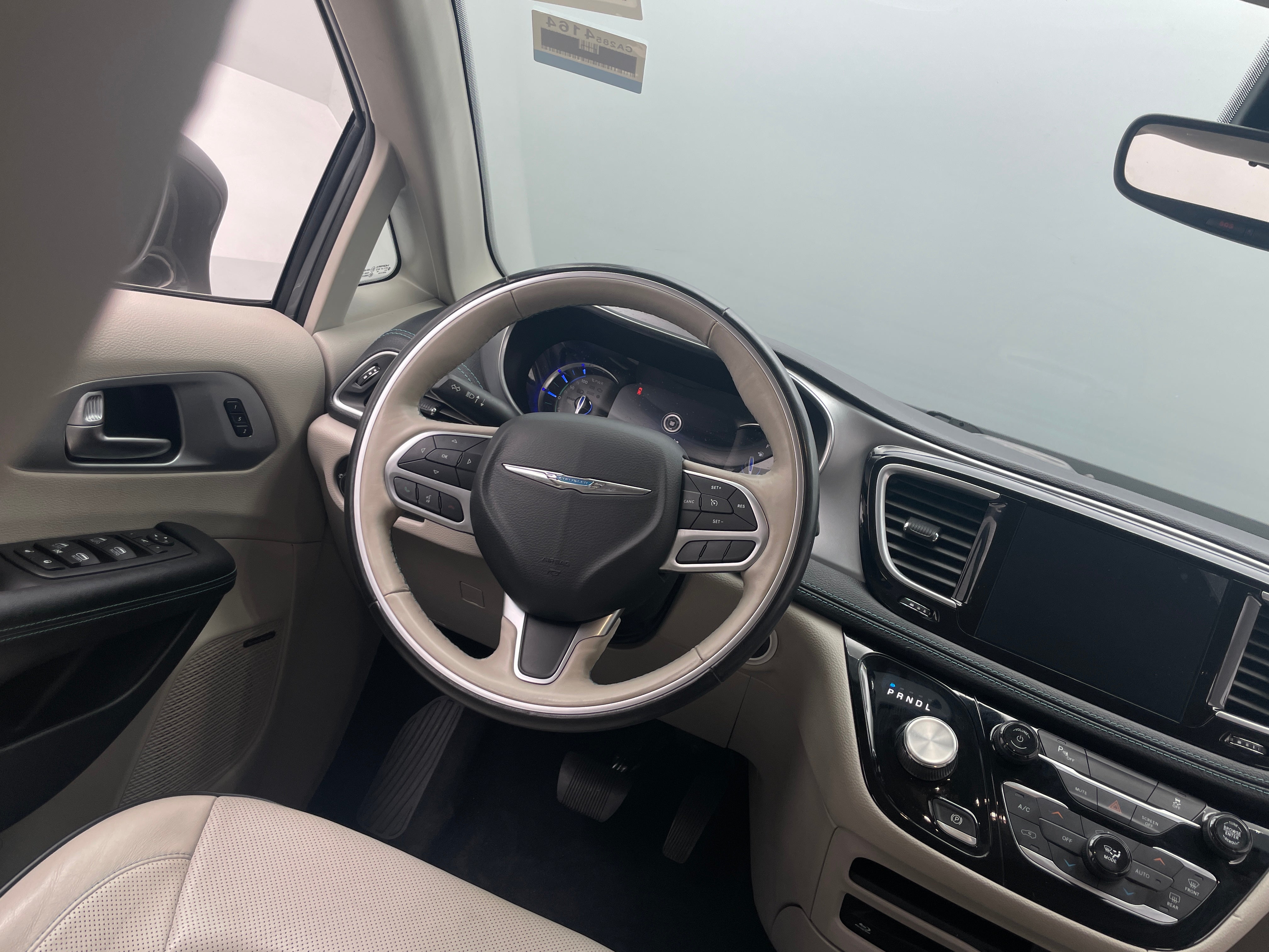 2020 Chrysler Pacifica Hybrid Limited 4