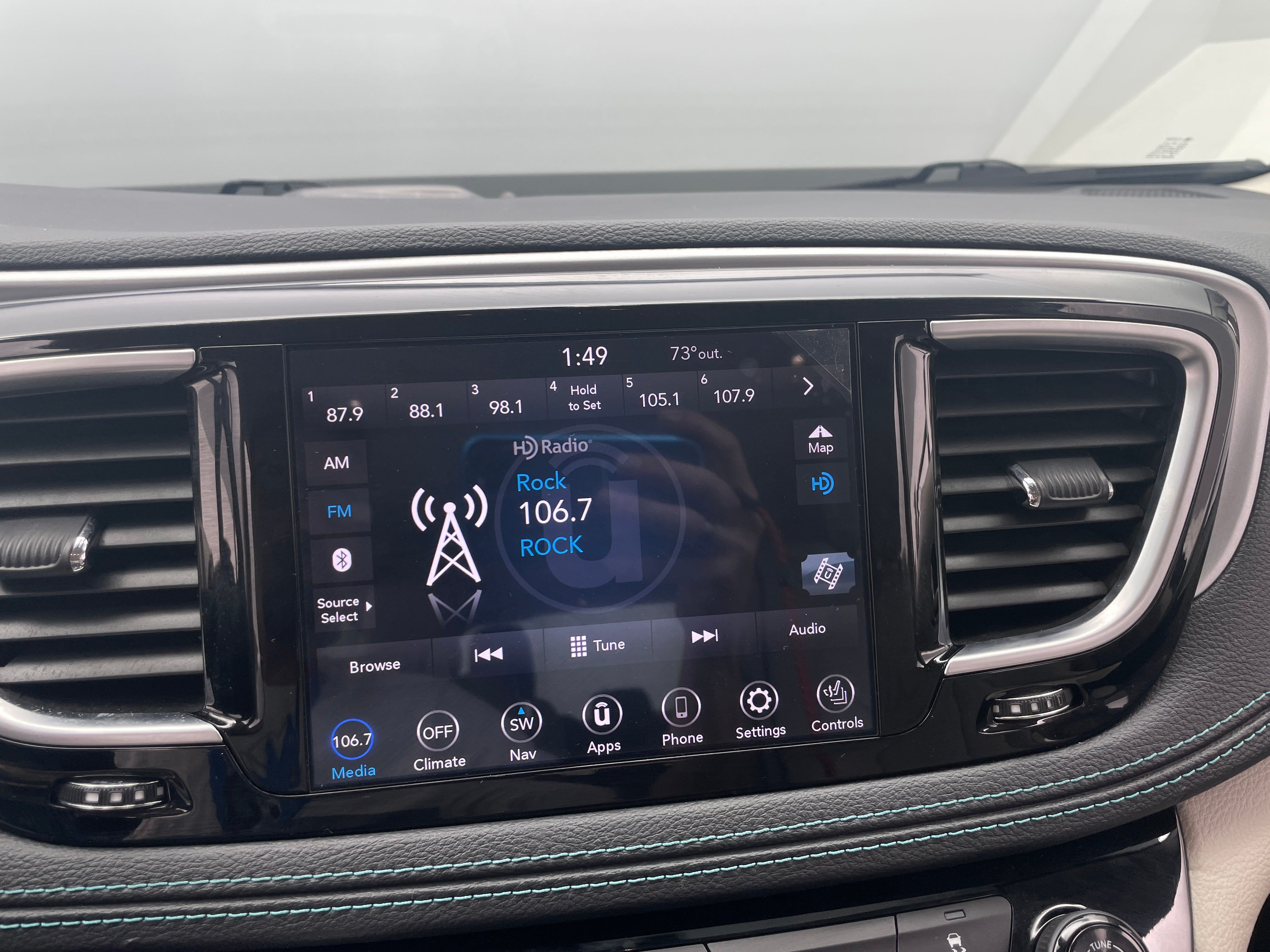 2020 Chrysler Pacifica Hybrid Limited 3
