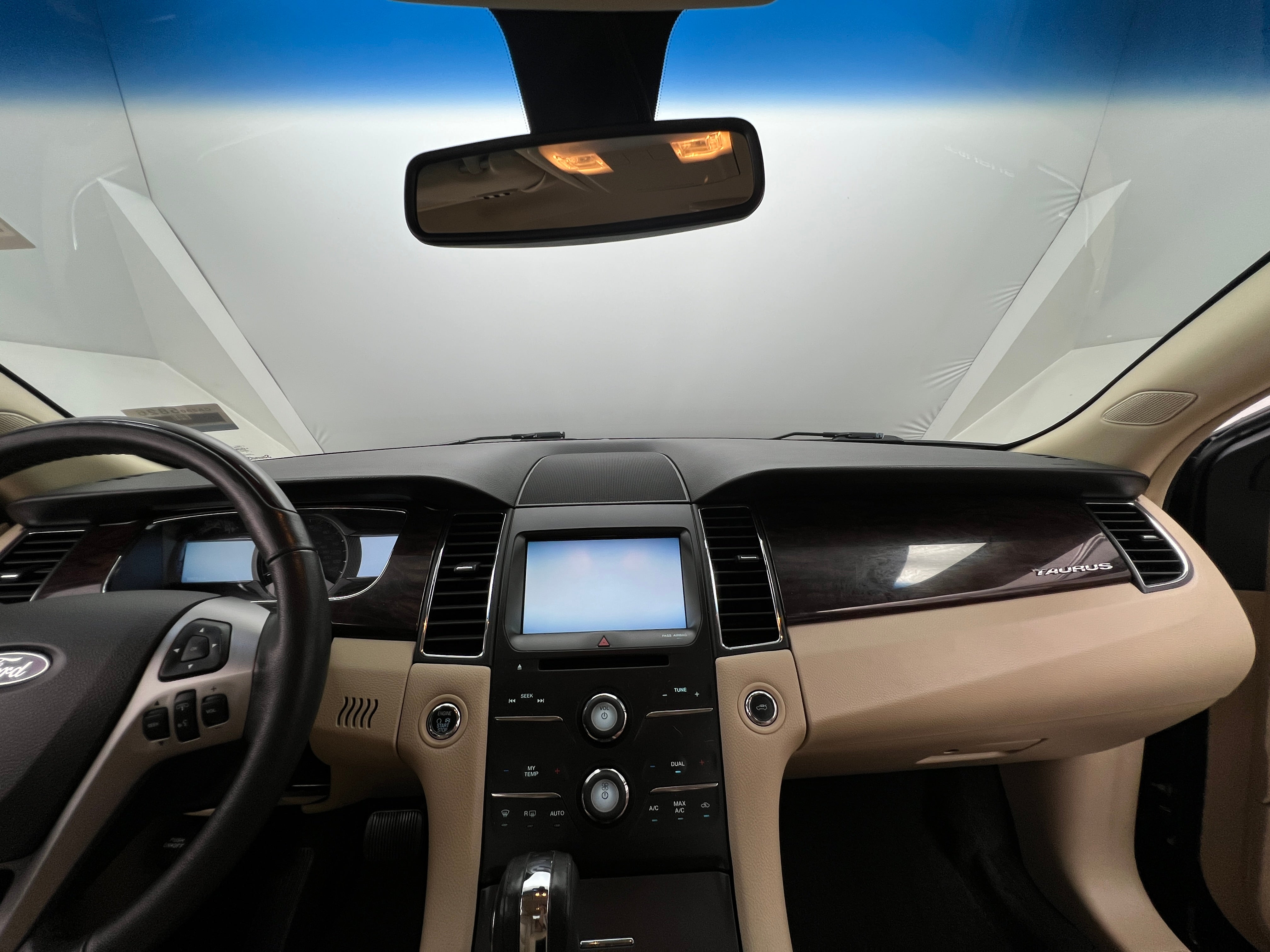 2014 Ford Taurus Limited Edition 2