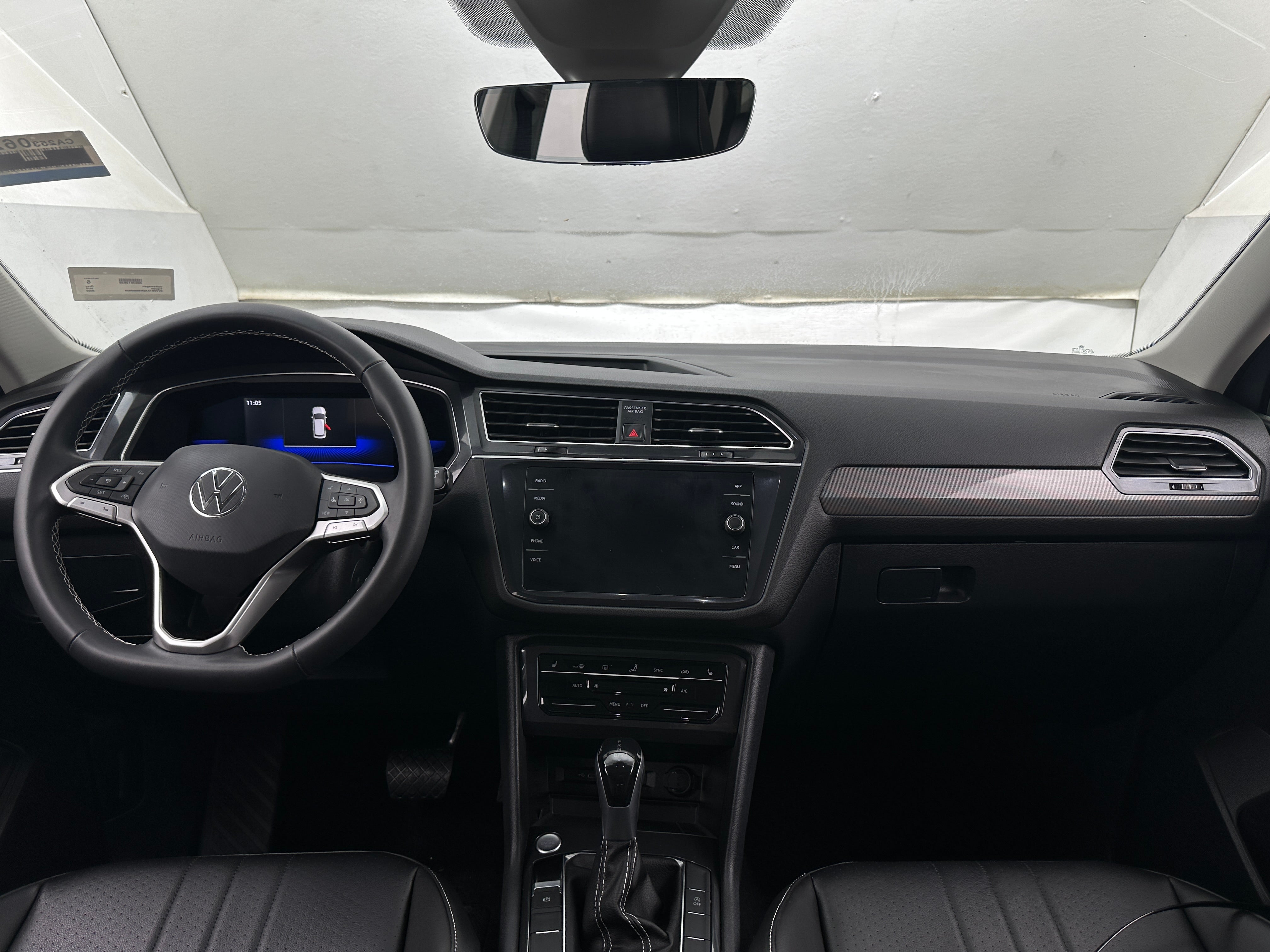 2022 Volkswagen Tiguan SE 2
