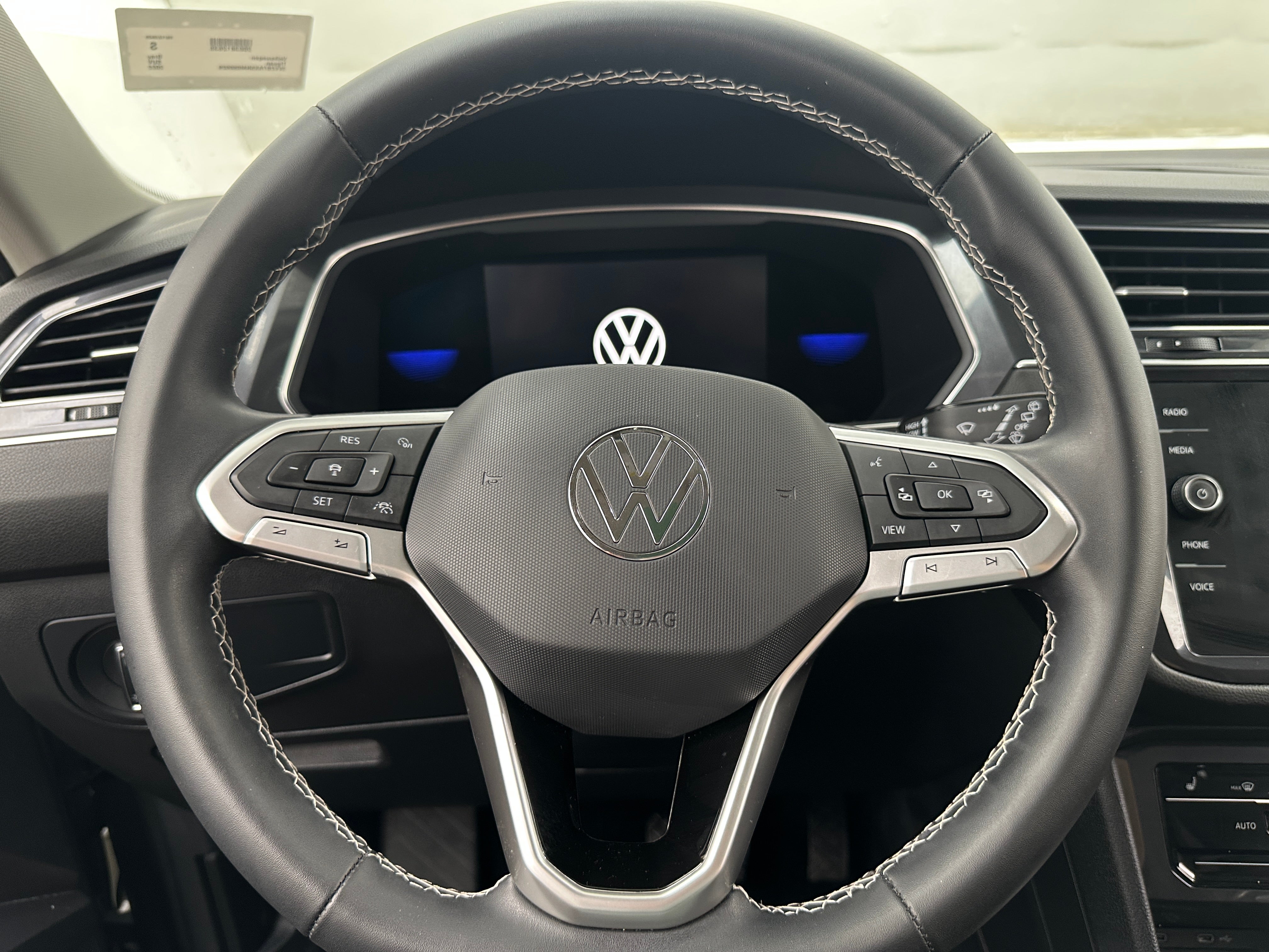 2022 Volkswagen Tiguan SE 4