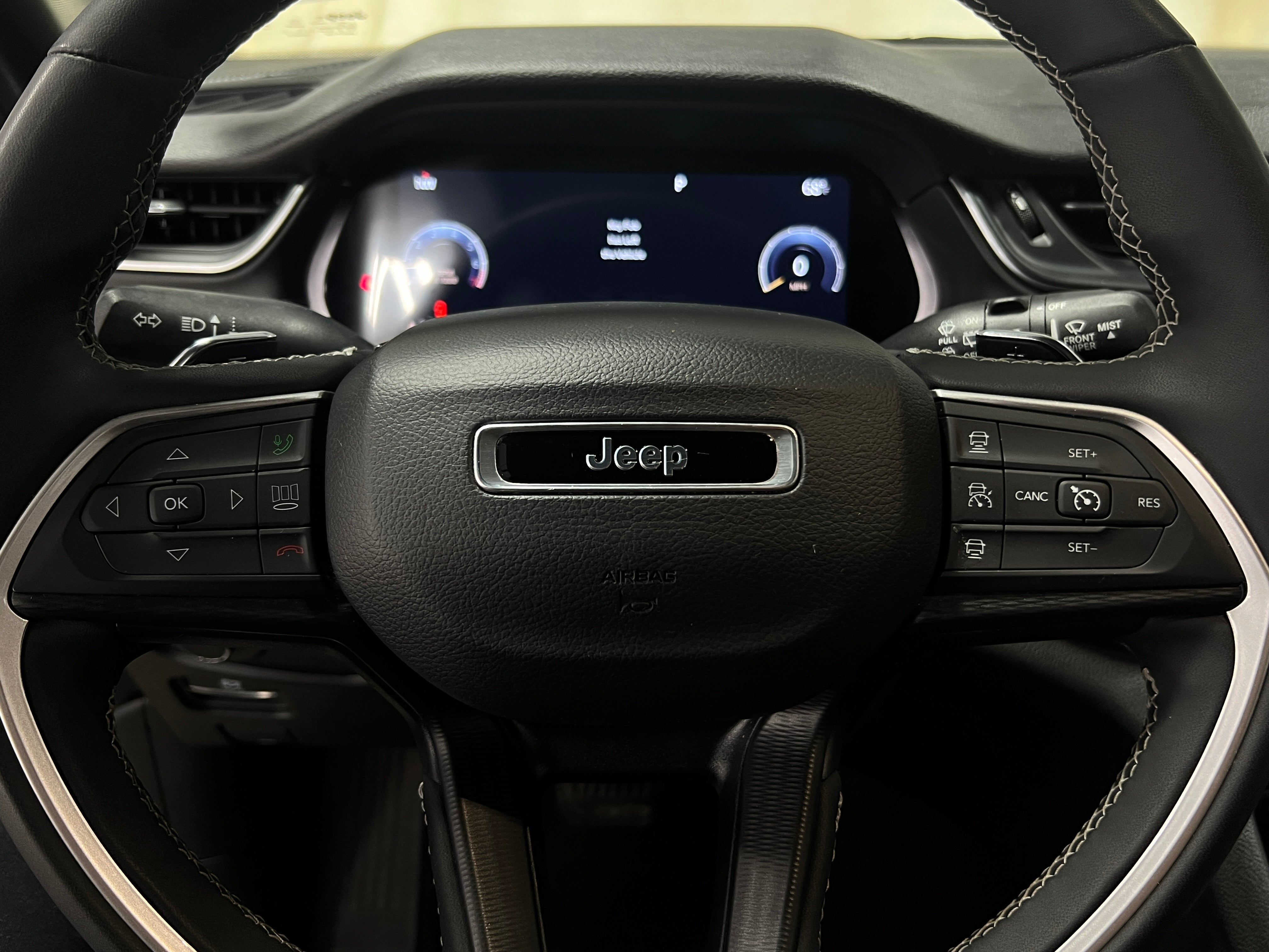 2023 Jeep Grand Cherokee L Altitude 4