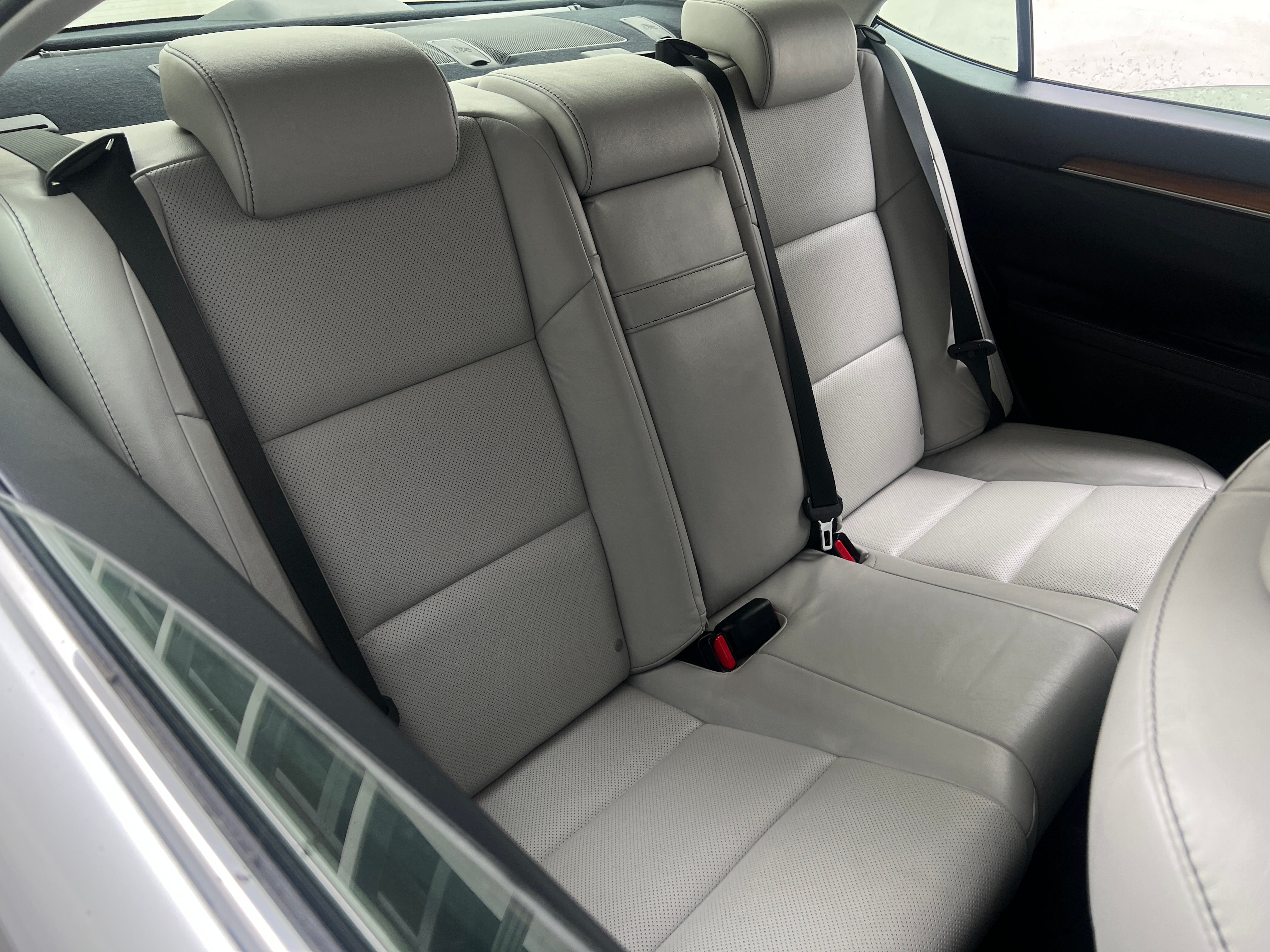 2013 Lexus ES Hybrid 300h 5
